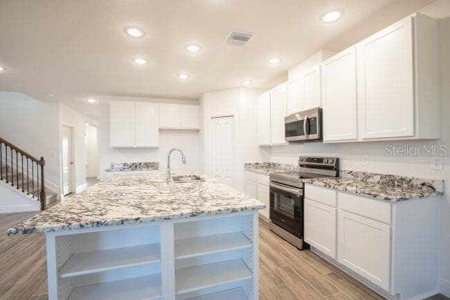 Model home - actual features may vary. - 4355 WINESAP WAY, LAKELAND