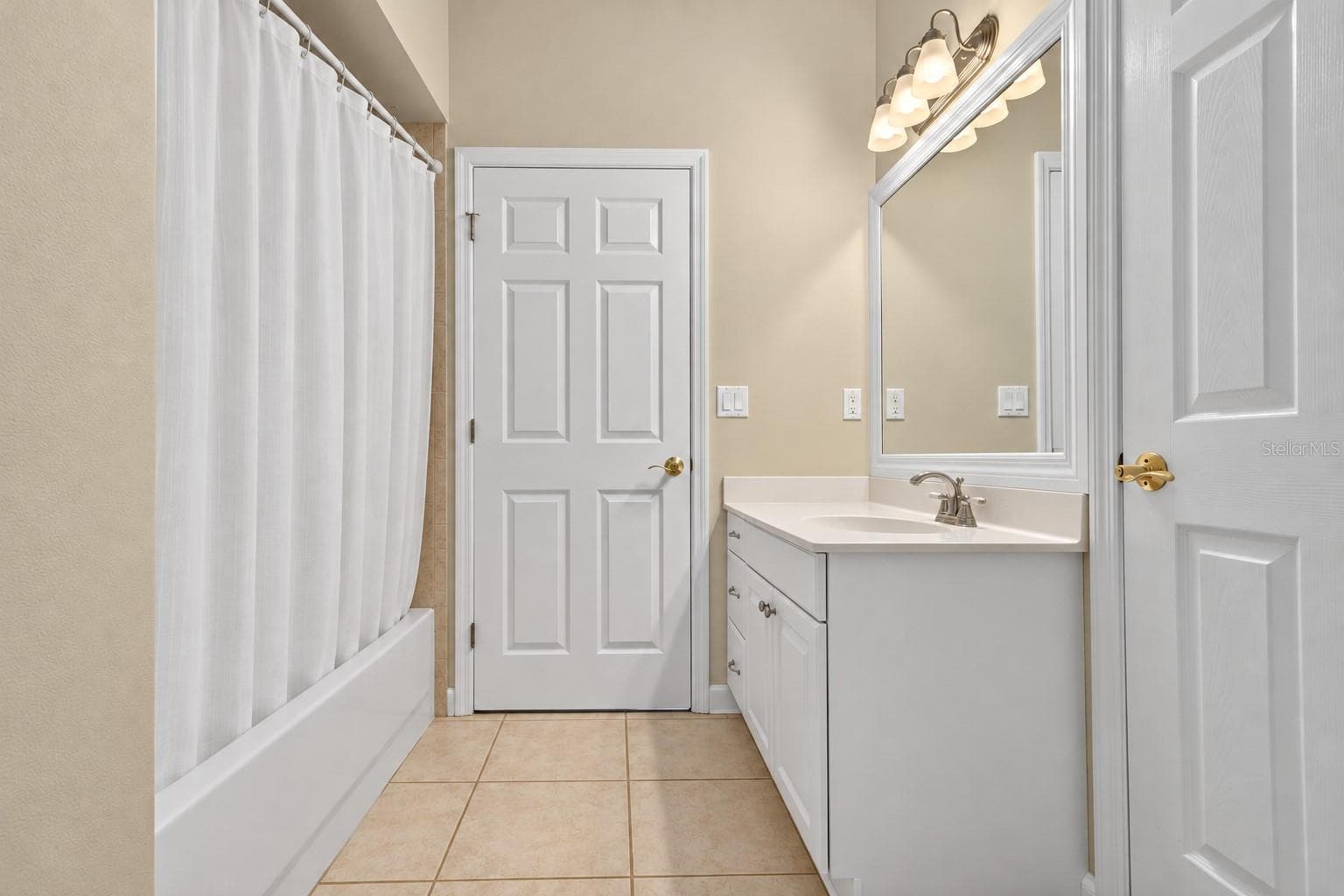 Single Family Residence at 6130 BRIDLEFORD DR, WESLEY CHAPEL, photo 31 of 49
