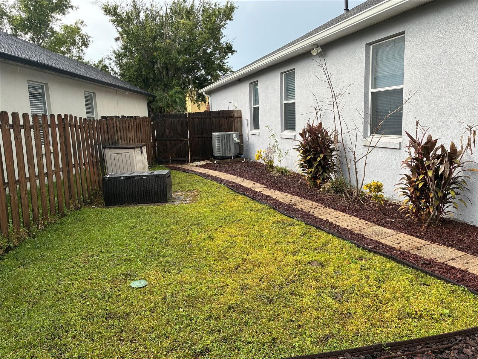 Right yard - 14212 SUNRIVER AVE, ORLANDO