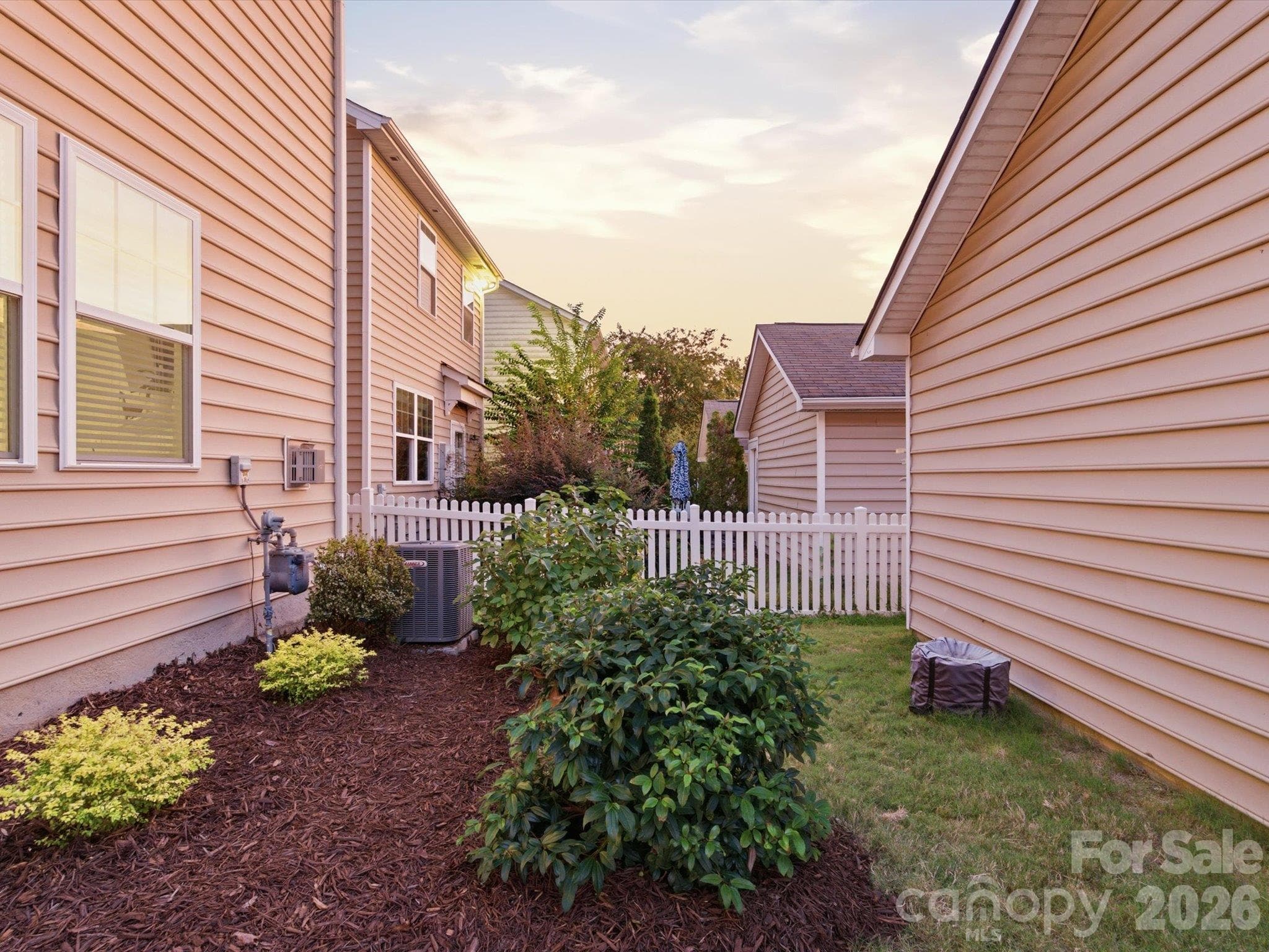 Single Family Residence at 13141 Heath Grove Drive, Huntersville, photo 31 of 32