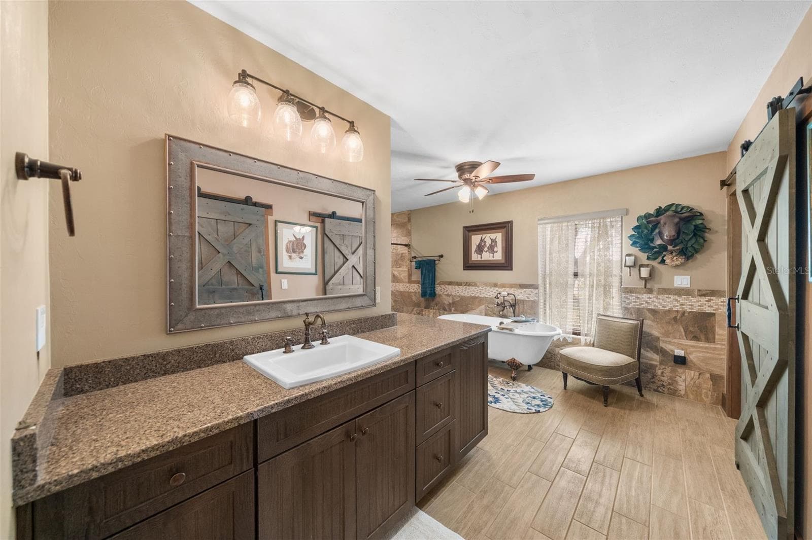 Single Family Residence at METES & BOUNDS, STARKE, photo 11 of 41