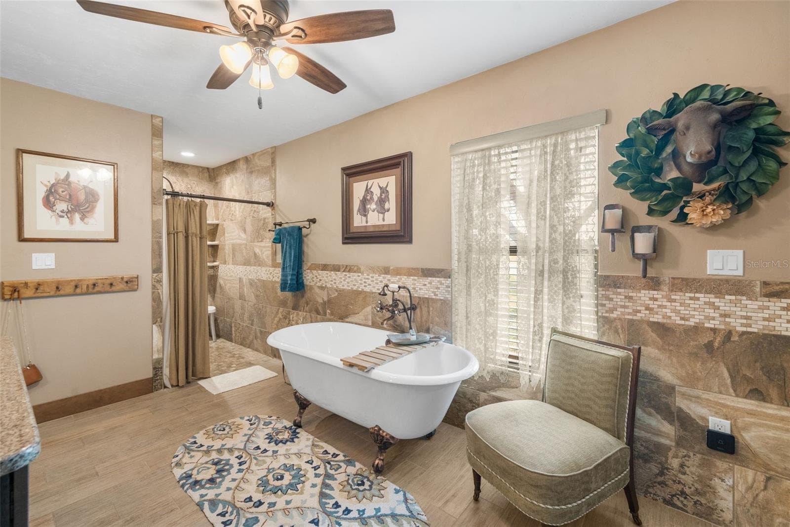 Single Family Residence at METES & BOUNDS, STARKE, photo 12 of 41