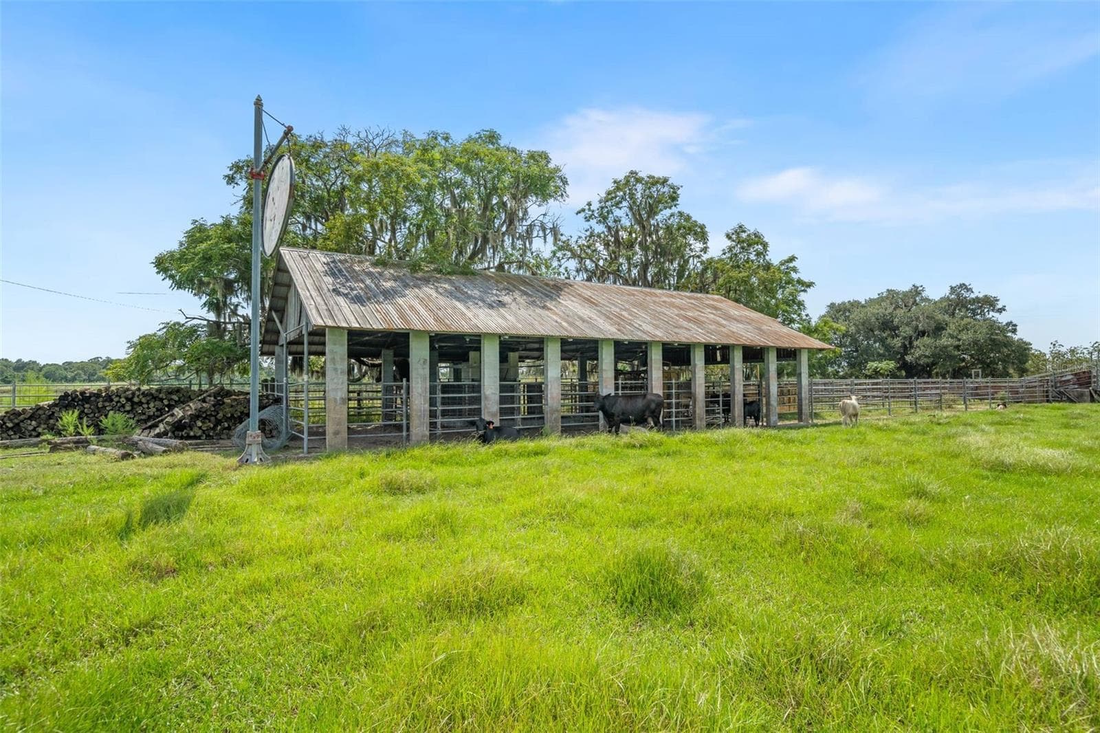 Single Family Residence at METES & BOUNDS, STARKE, photo 34 of 41