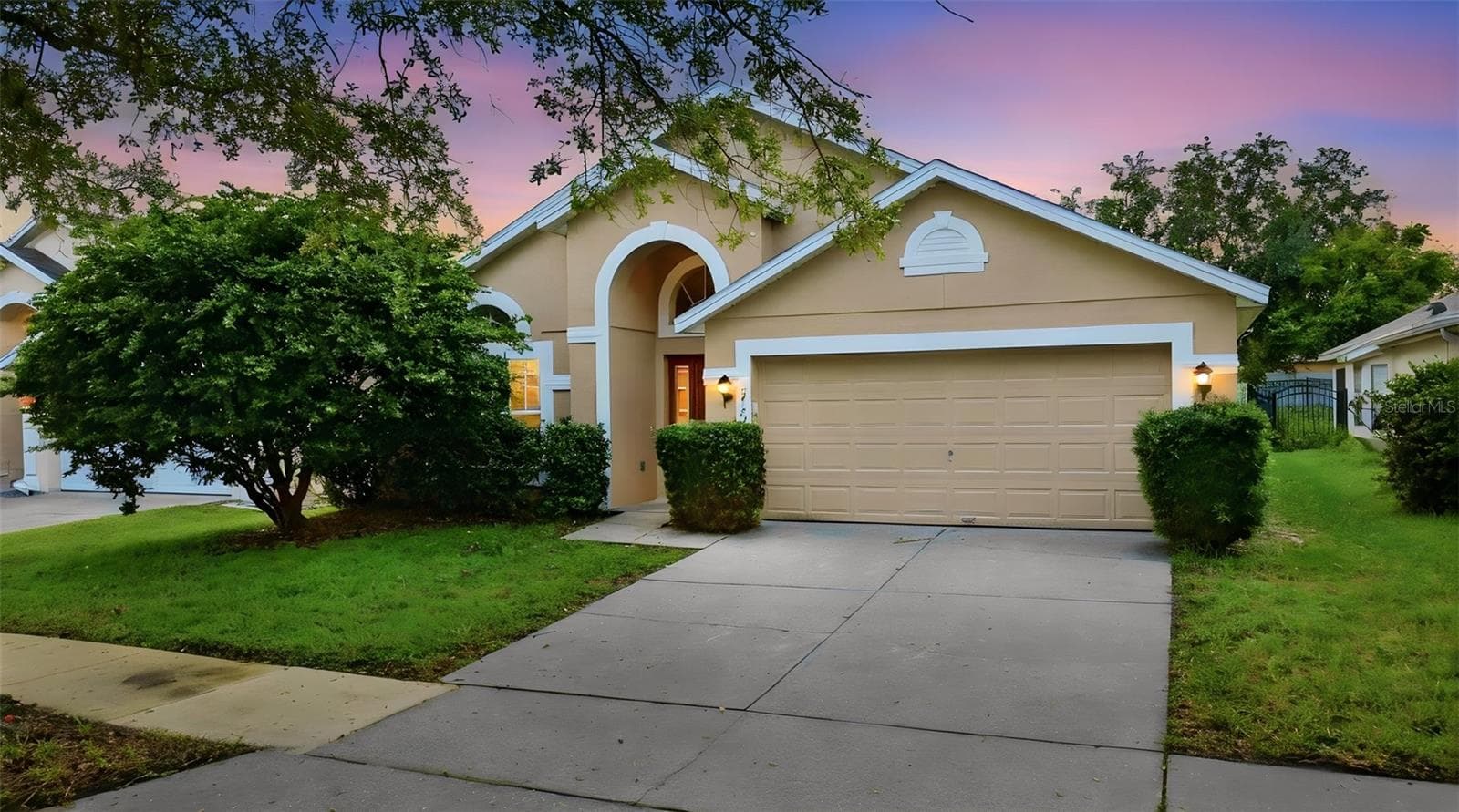 Front - 5742 ESSEX ISLE DR, ORLANDO