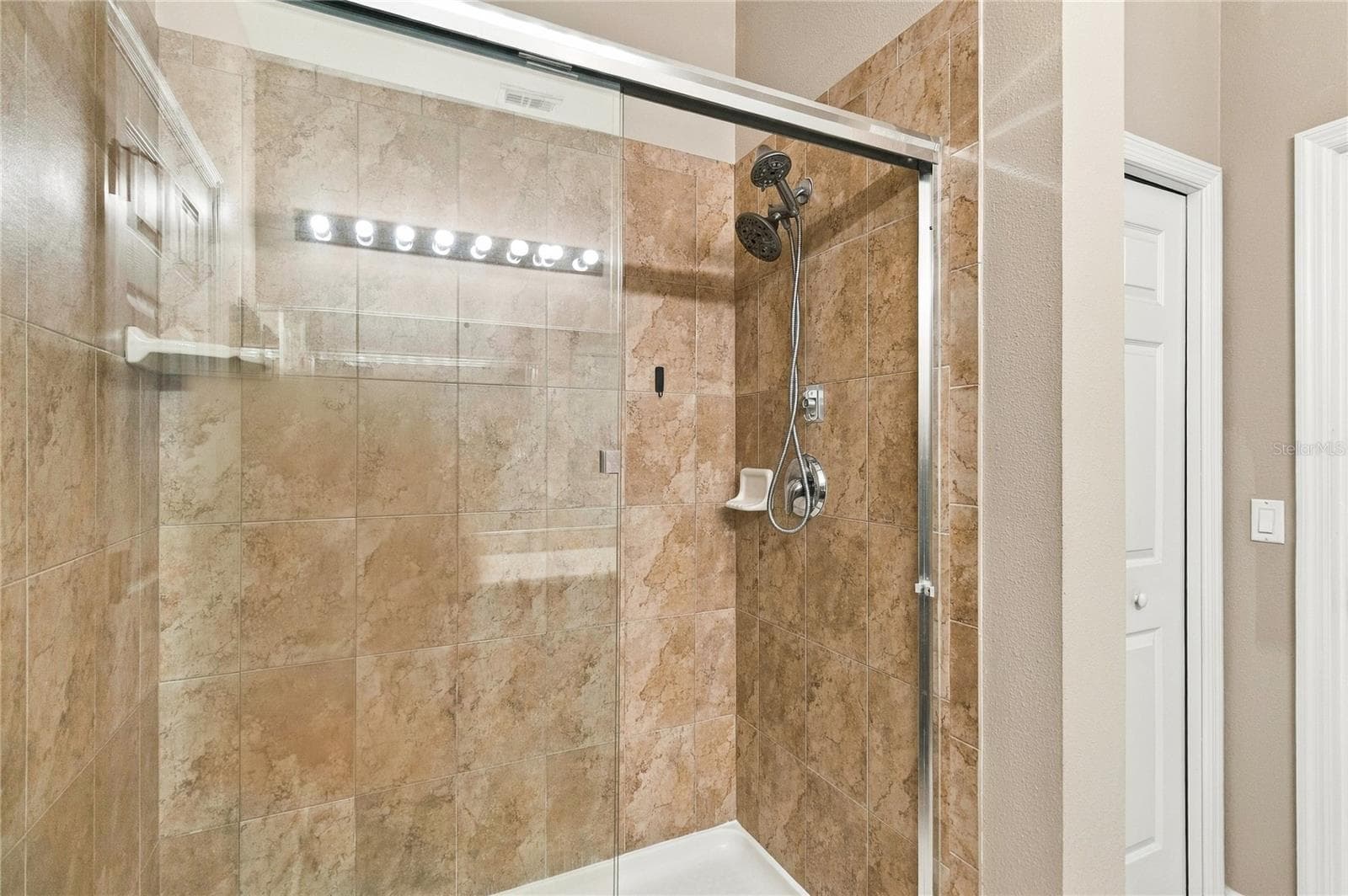 Townhouse at 2736 OAKWATER DR, KISSIMMEE, photo 22 of 59