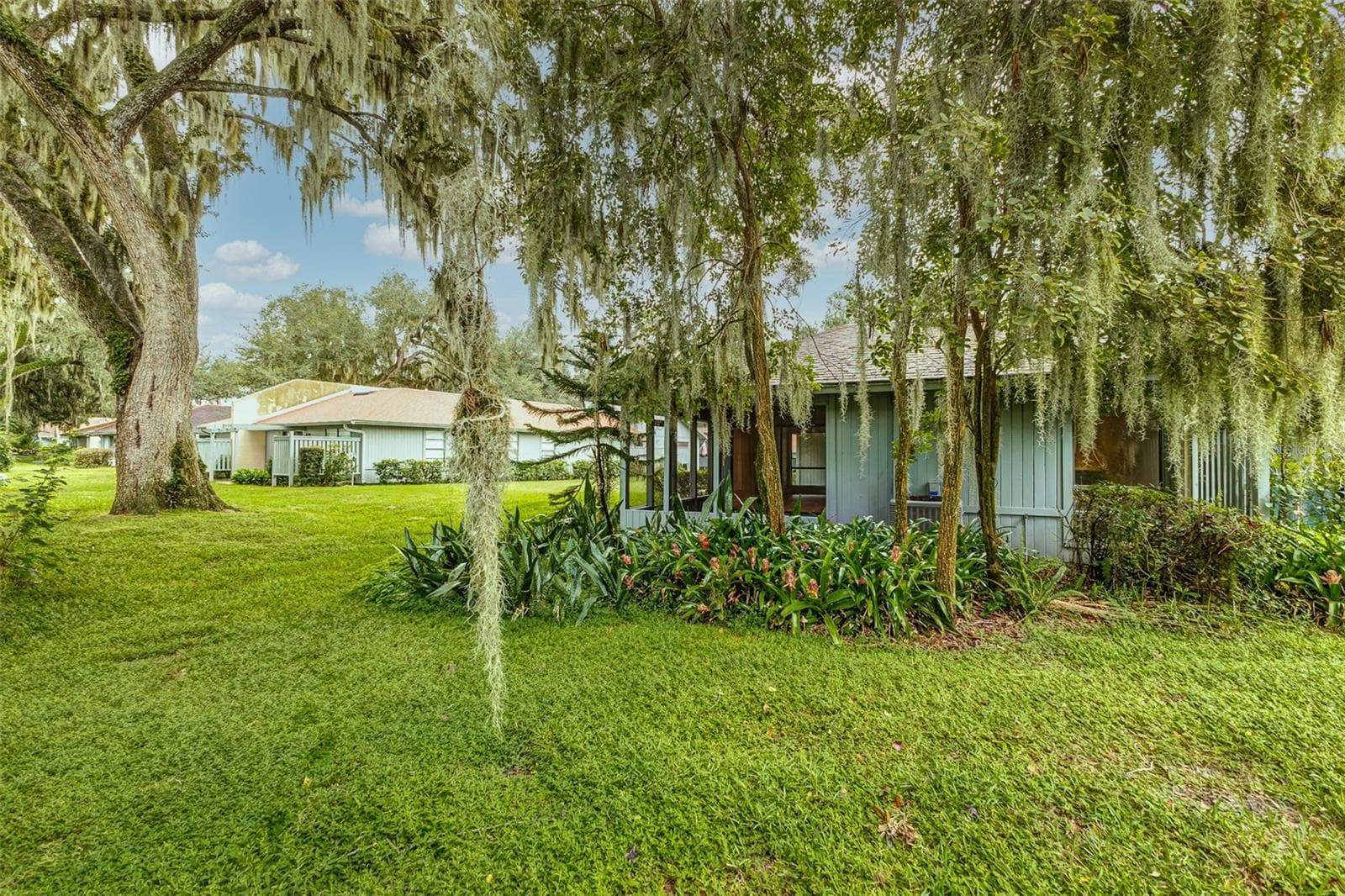 Condominium at 6616 SWEETBRIAR LN, LAKELAND, photo 21 of 25