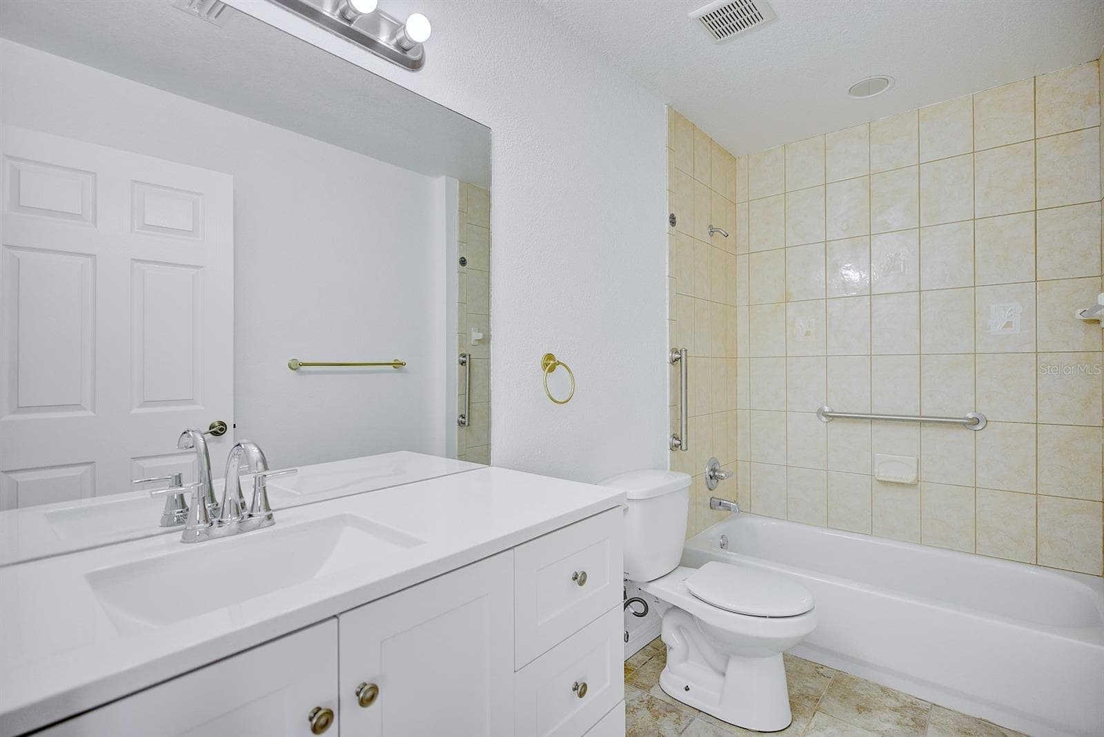 Single Family Residence at 450 ROSE LN, LAKE PLACID, photo 23 of 33
