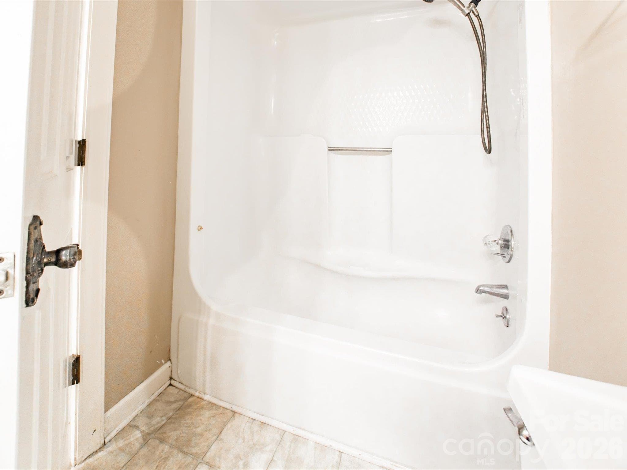 Townhouse at 2705 N Center Street, Hickory, photo 16 of 20