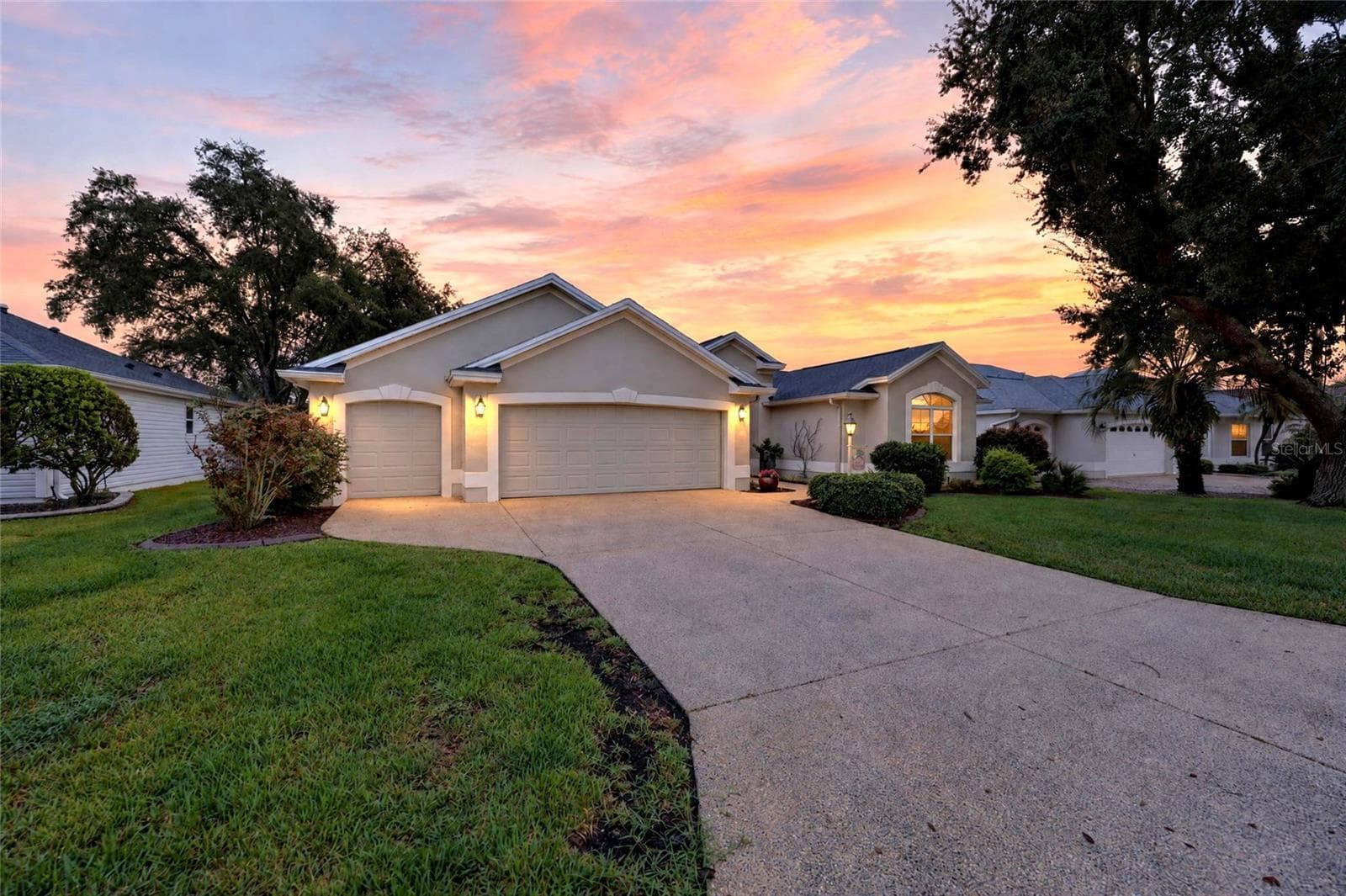 Single Family Residence at 7775 SE 168TH LONE OAK LOOP, THE VILLAGES, photo 2 of 57