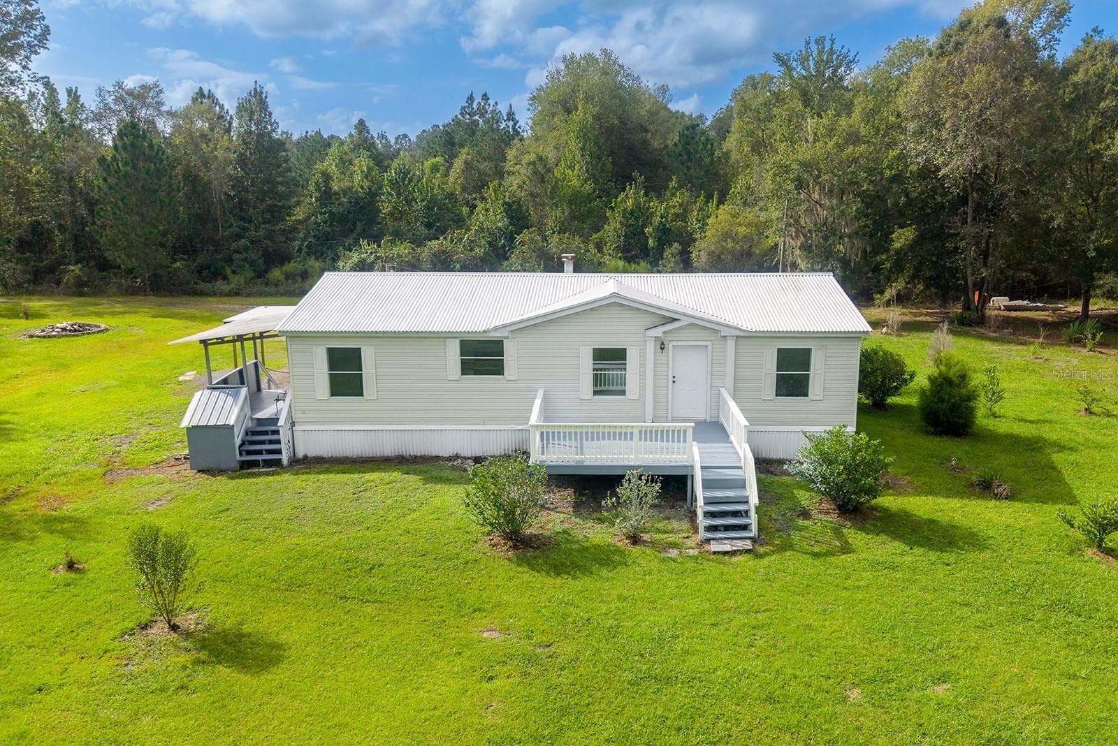 Manufactured Home at 3583 NW 216TH ST, LAWTEY, photo 7 of 68