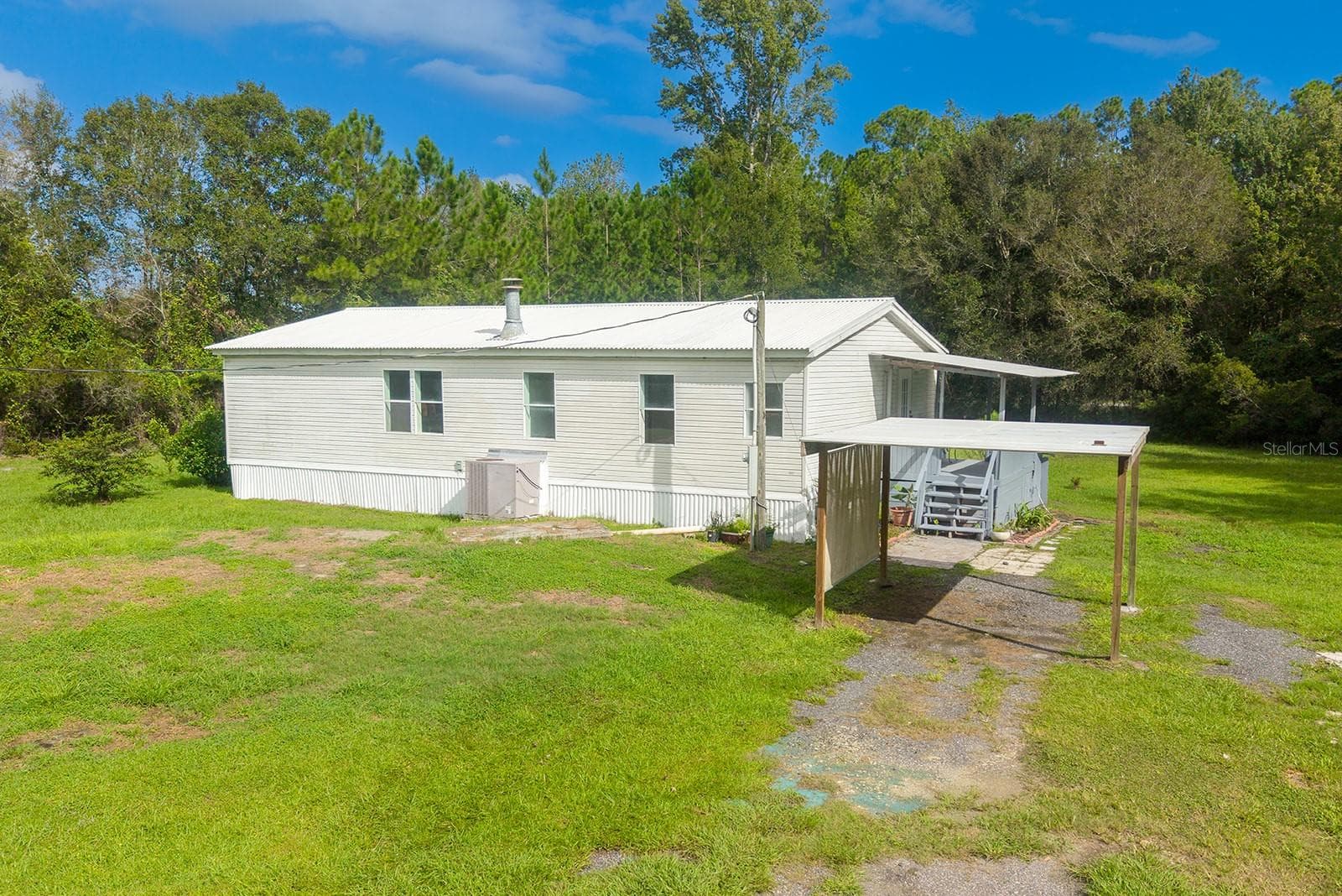 Manufactured Home at 3583 NW 216TH ST, LAWTEY, photo 10 of 68