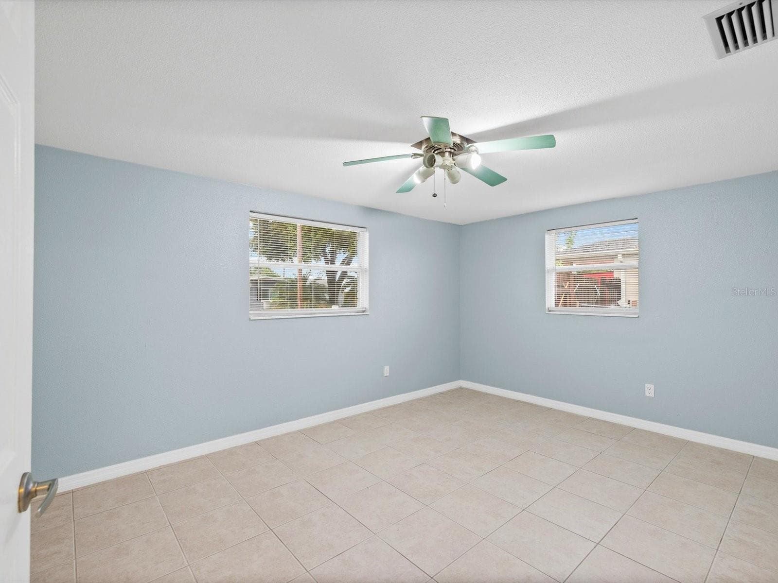 Single Family Residence at 4004 SCARLET MAPLE DR, HOLIDAY, photo 4 of 32