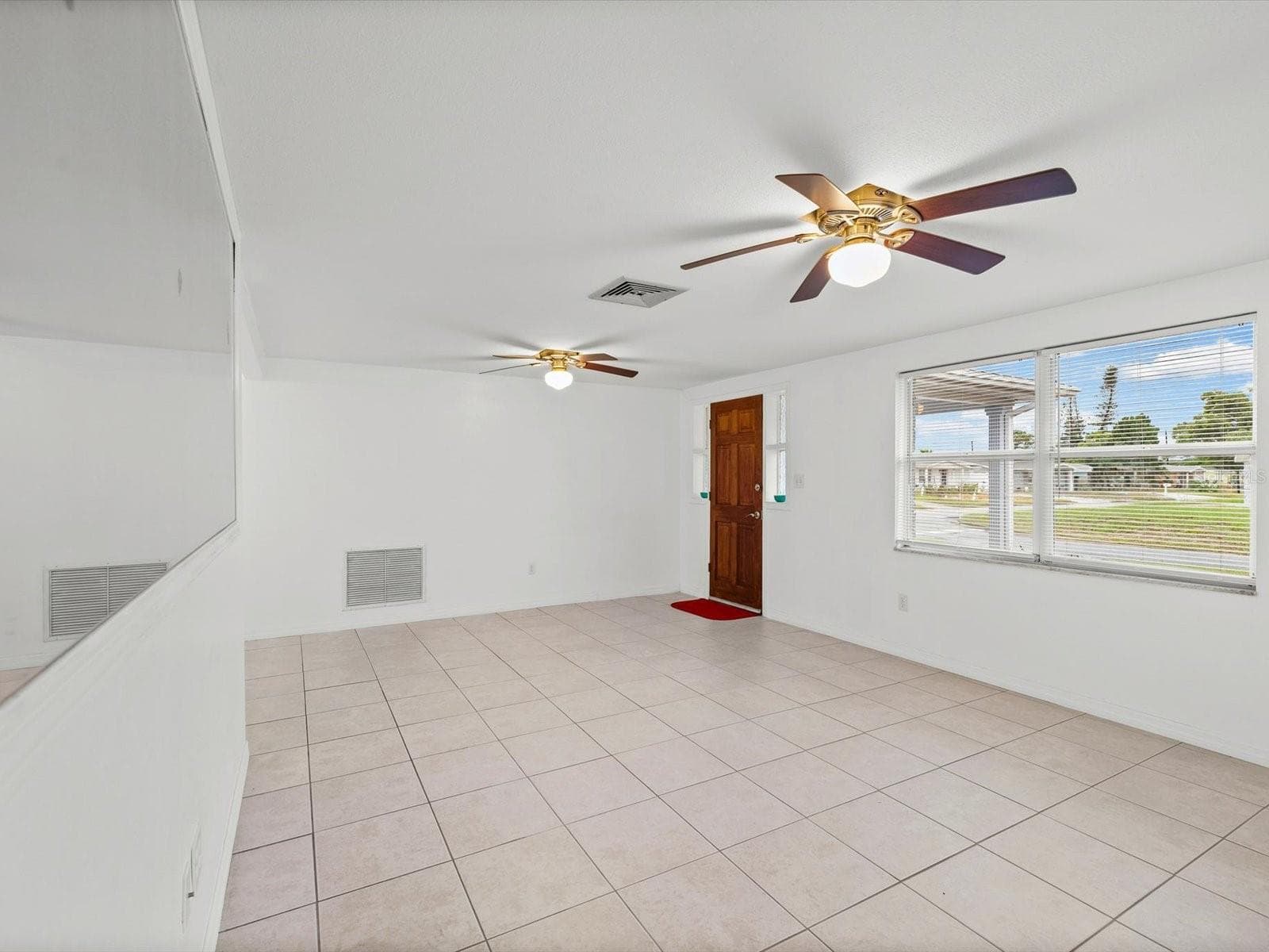 Single Family Residence at 4004 SCARLET MAPLE DR, HOLIDAY, photo 10 of 32