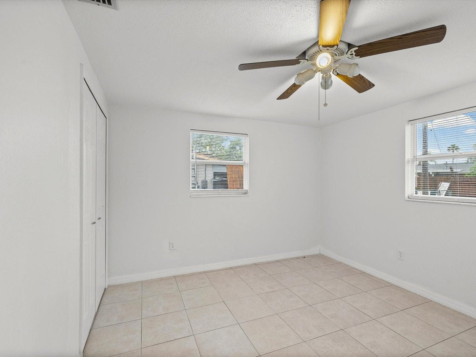 Single Family Residence at 4004 SCARLET MAPLE DR, HOLIDAY, photo 12 of 32