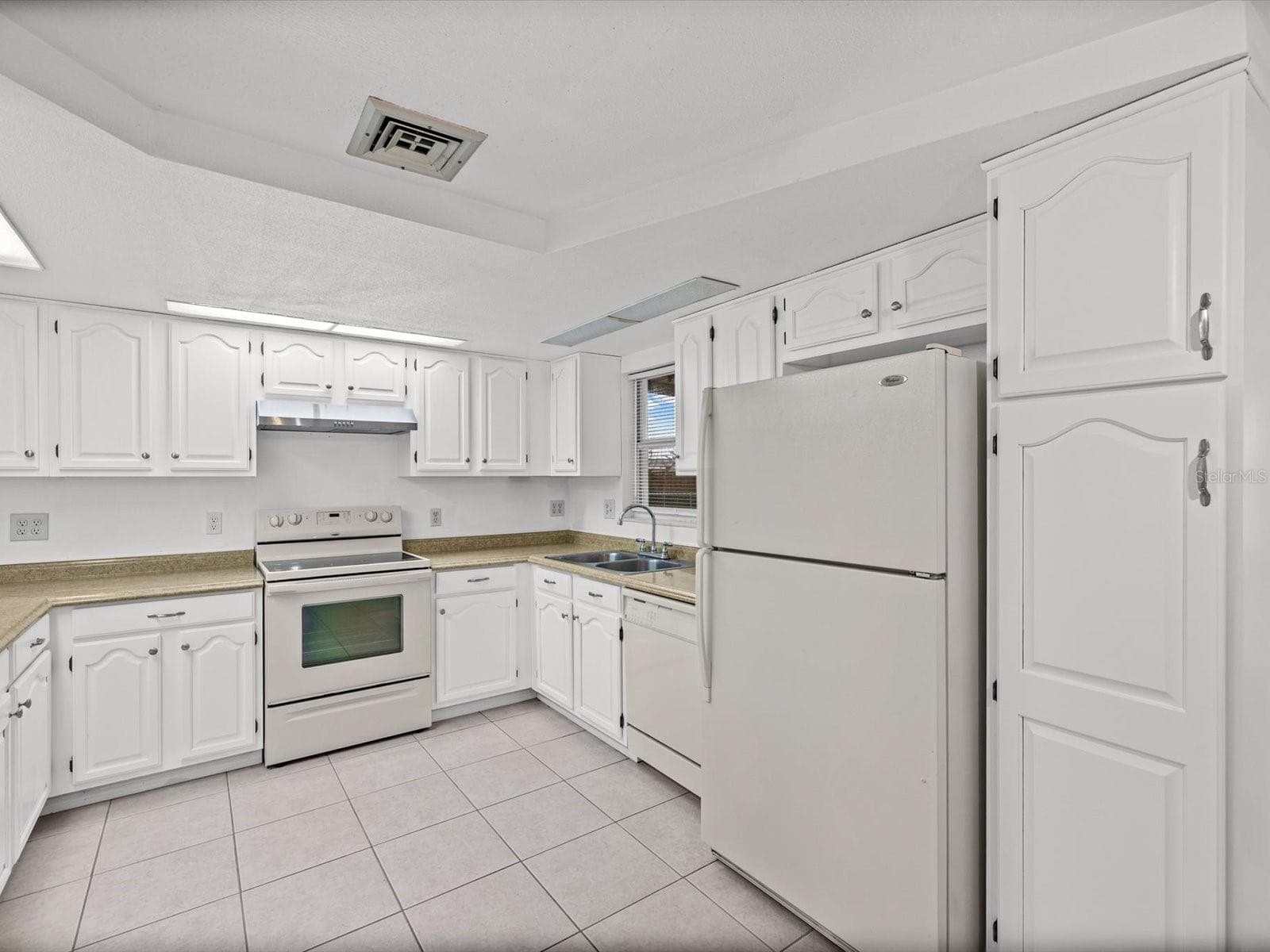 Single Family Residence at 4004 SCARLET MAPLE DR, HOLIDAY, photo 15 of 32