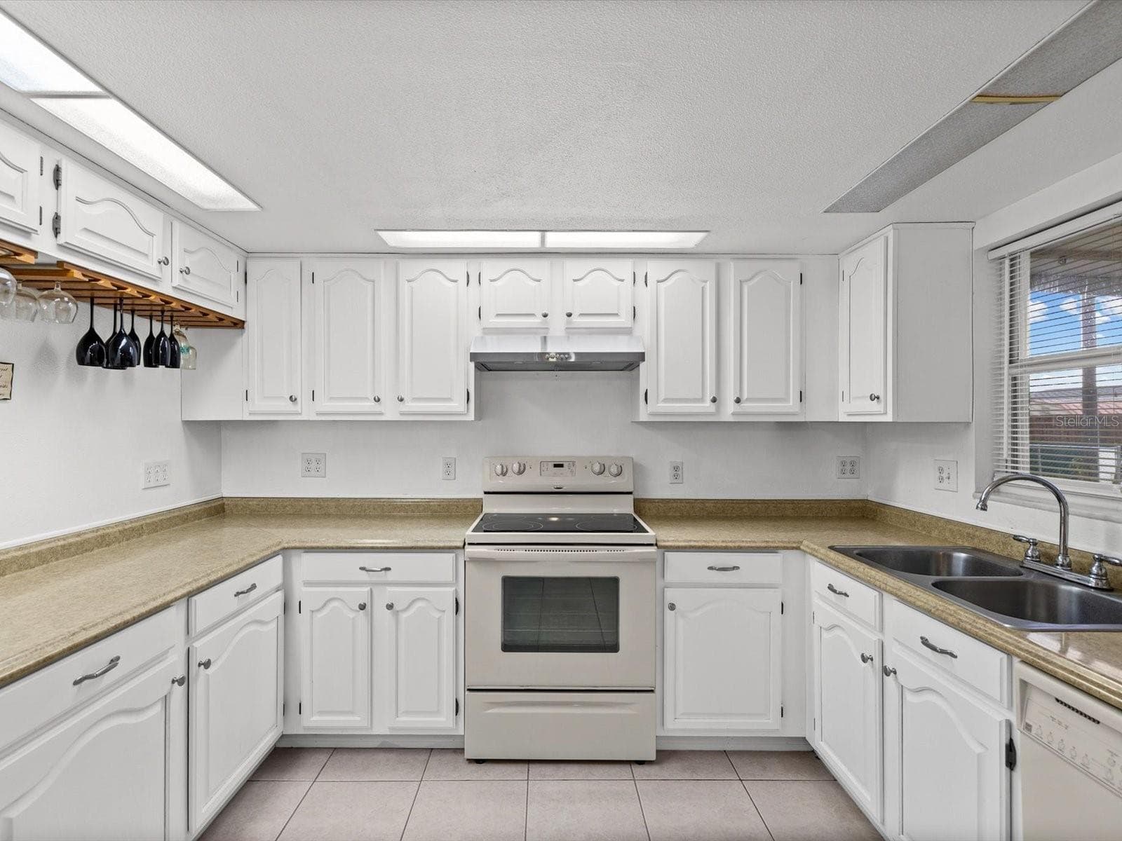 Single Family Residence at 4004 SCARLET MAPLE DR, HOLIDAY, photo 16 of 32