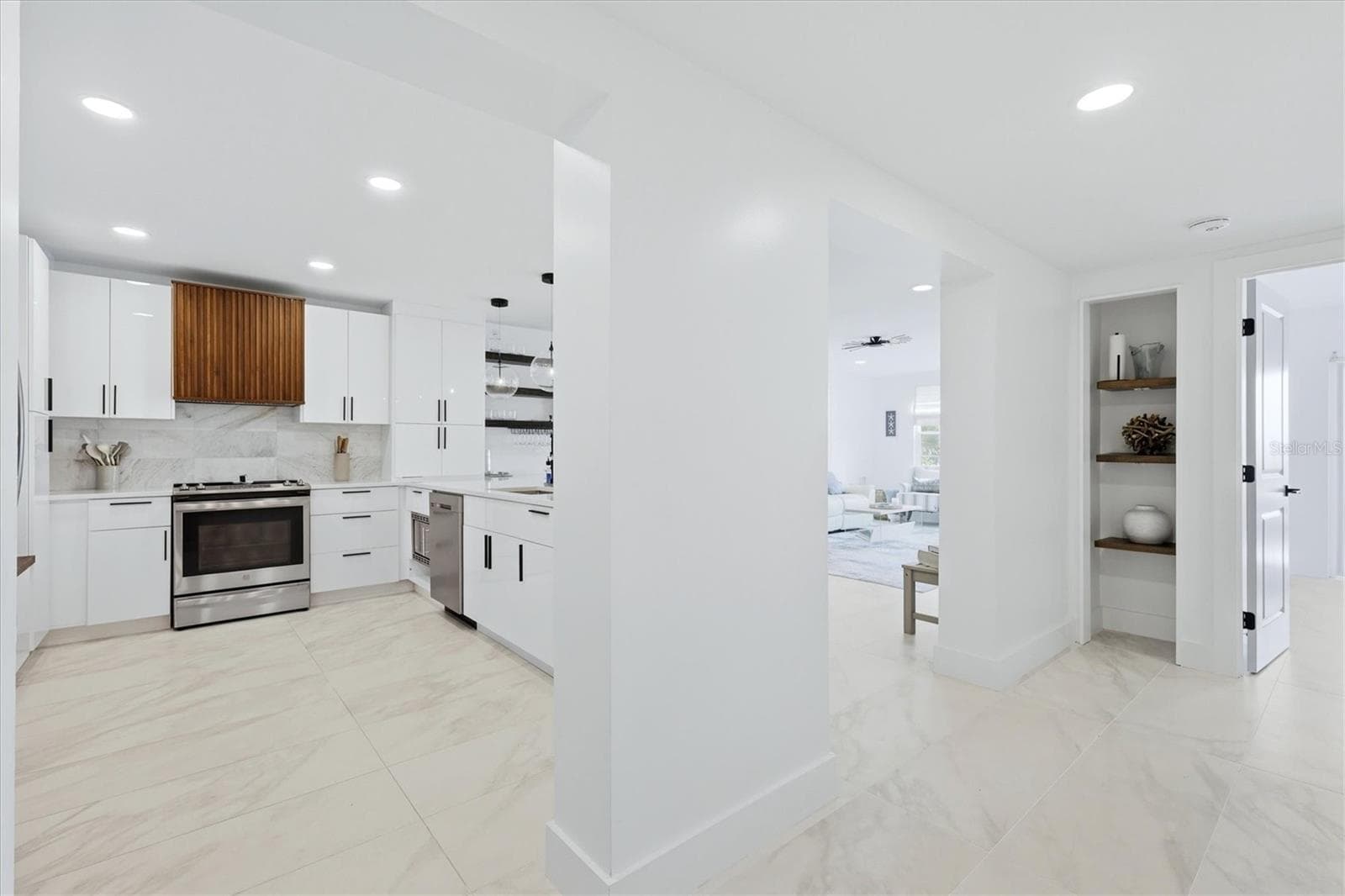 Condominium at 605 SUTTON PL #101, LONGBOAT KEY, photo 4 of 45