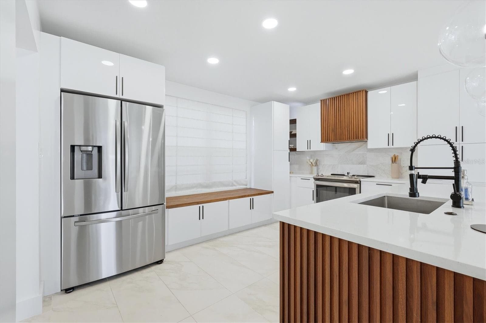 Condominium at 605 SUTTON PL #101, LONGBOAT KEY, photo 6 of 45
