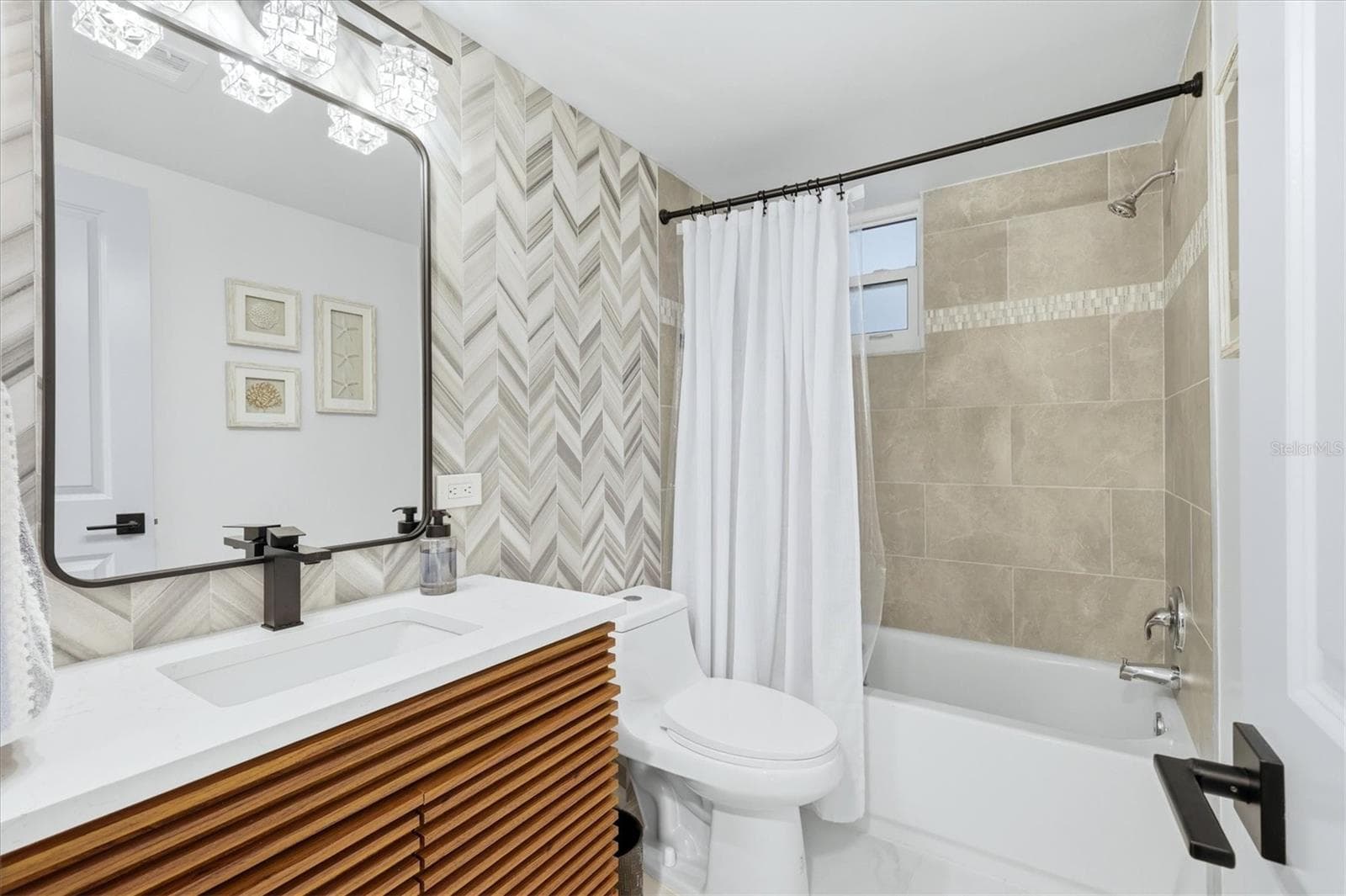 Condominium at 605 SUTTON PL #101, LONGBOAT KEY, photo 23 of 45