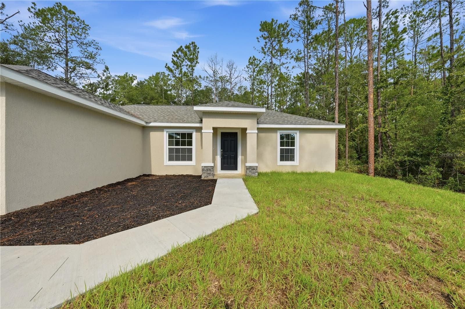 Single Family Residence at 3962 SE 142ND LN, SUMMERFIELD, photo 2 of 40