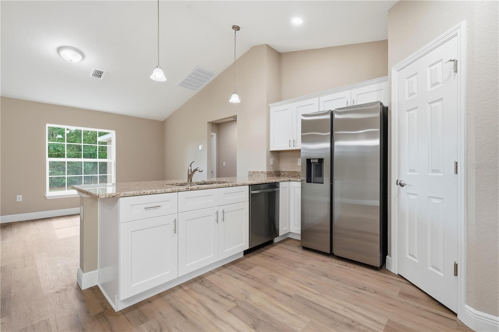 Single Family Residence at 3962 SE 142ND LN, SUMMERFIELD, photo 10 of 40
