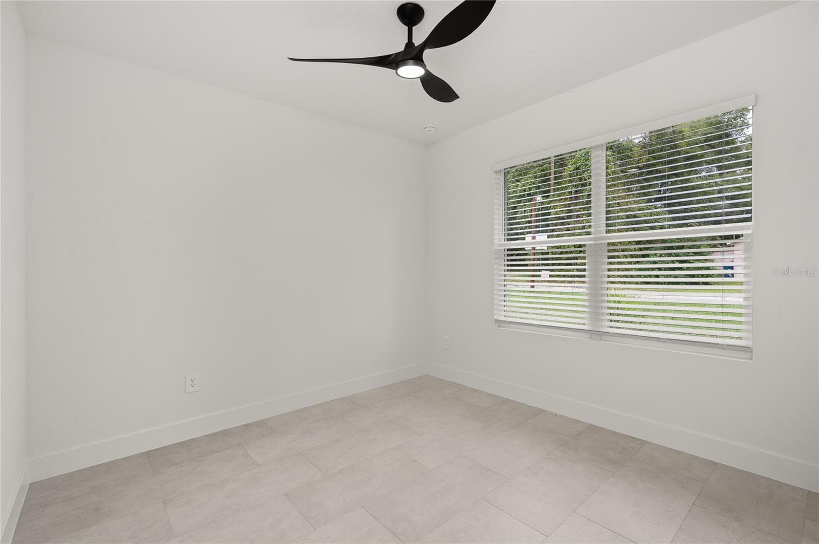 Single Family Residence at 1186 7TH ST, ORANGE CITY, photo 6 of 43