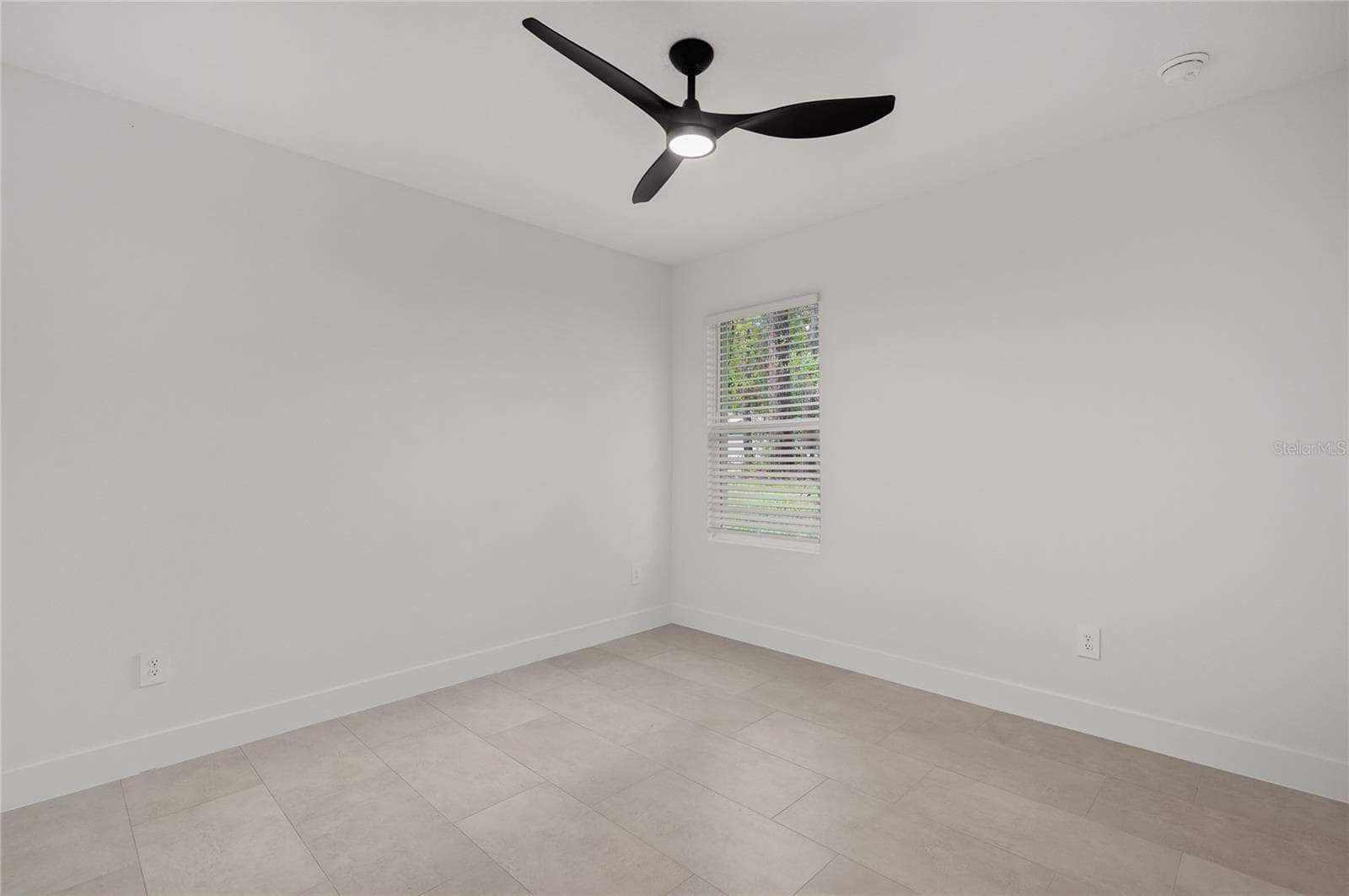 Single Family Residence at 1186 7TH ST, ORANGE CITY, photo 10 of 43