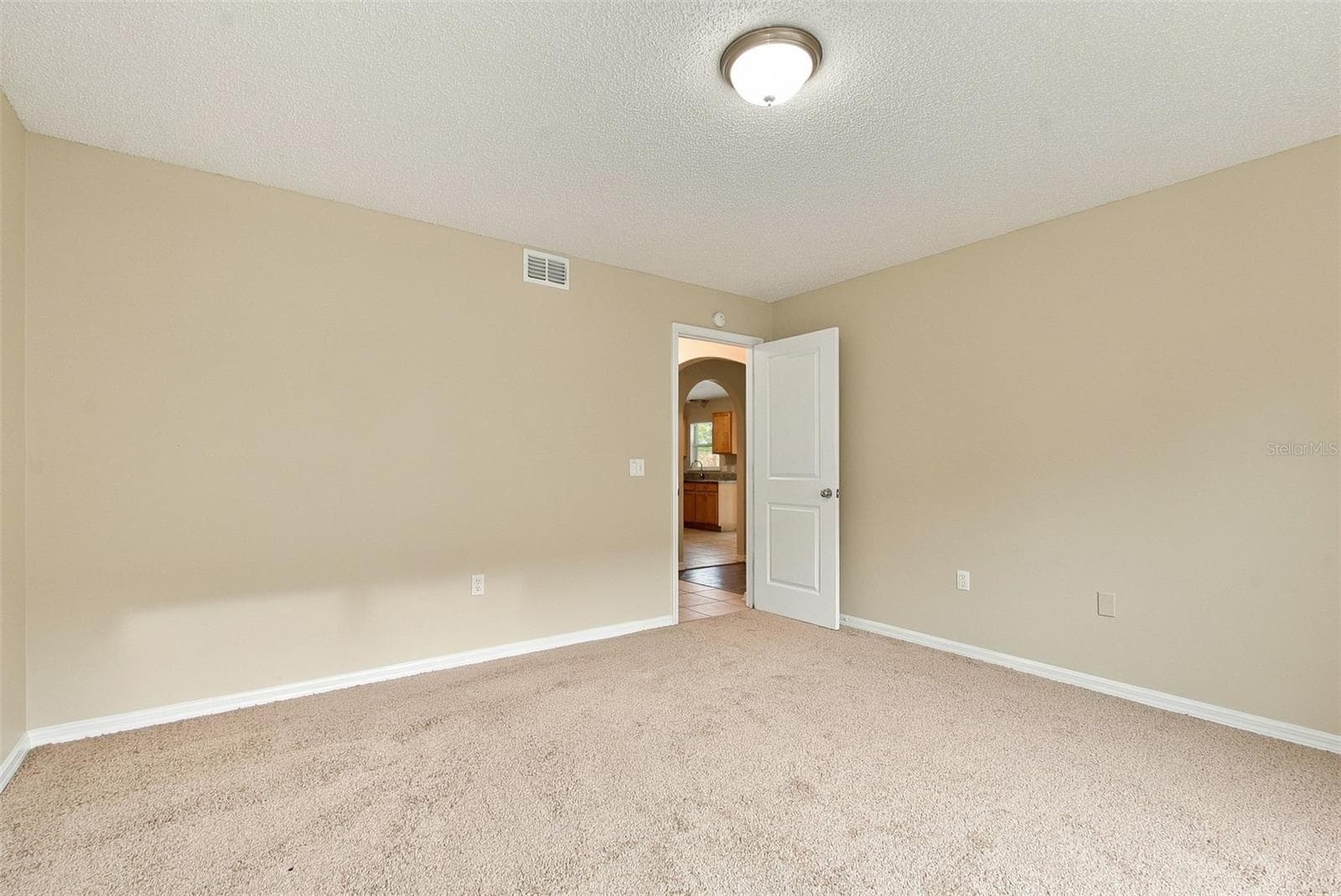 Single Family Residence at 2228 SANDRIDGE CIR, EUSTIS, photo 8 of 22