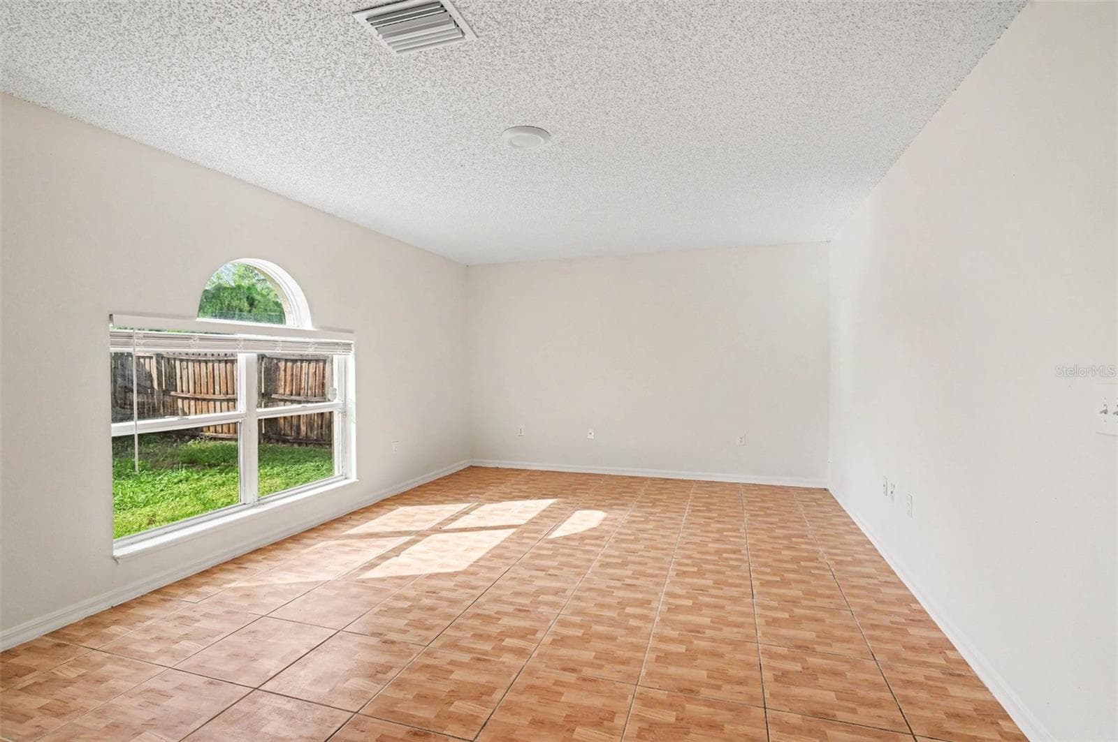 Single Family Residence at 1093 AMANDA KAY CIR, SANFORD, photo 4 of 18