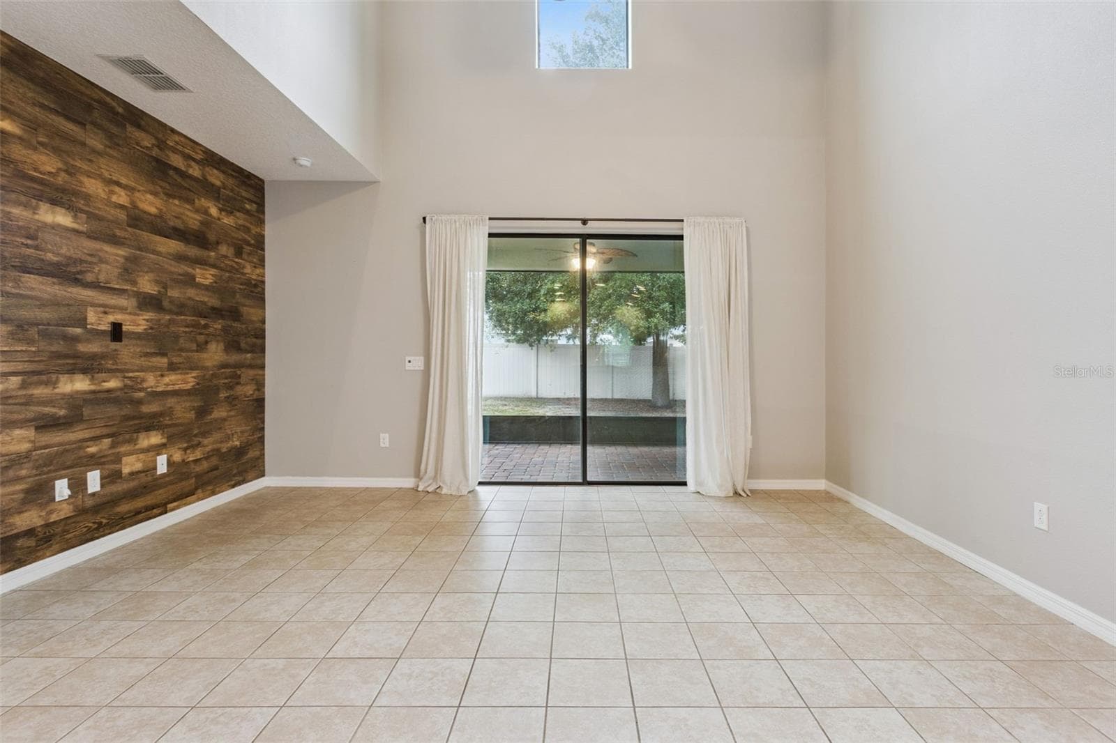 Single Family Residence at 9280 CHANDLER DR, GROVELAND, photo 8 of 48