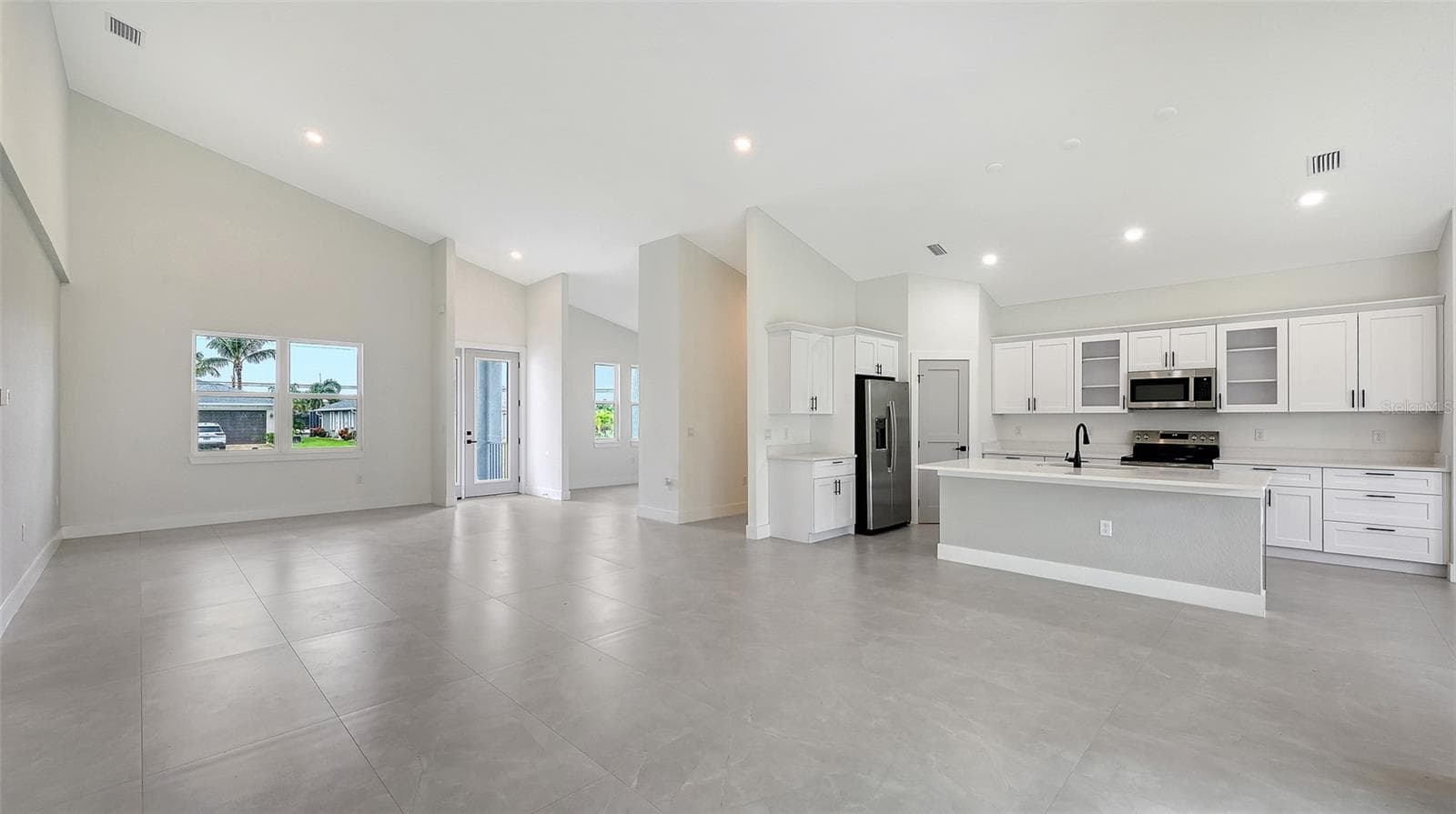 Single Family Residence at 8181 TECUMSEH CIR, PORT CHARLOTTE, photo 6 of 31