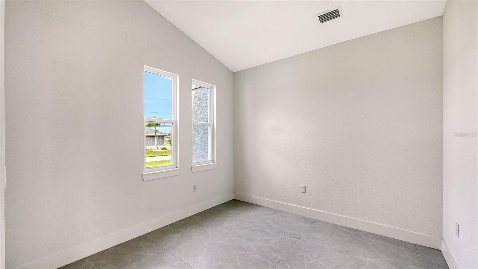 Single Family Residence at 8181 TECUMSEH CIR, PORT CHARLOTTE, photo 20 of 31