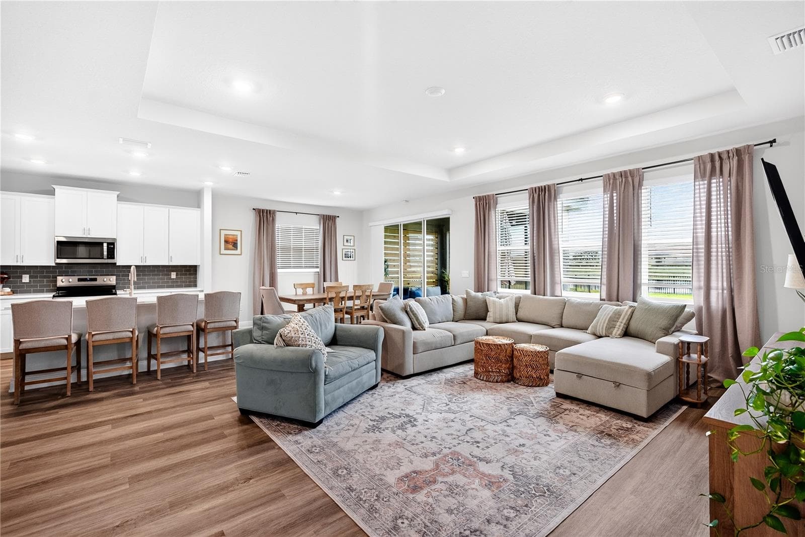 Open concept - 18009 TAVERNSIDE TRL, LAKEWOOD RANCH
