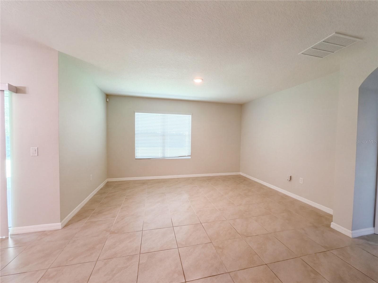 Single Family Residence at 190 POINT PLEASANT RD, DELAND, photo 6 of 15