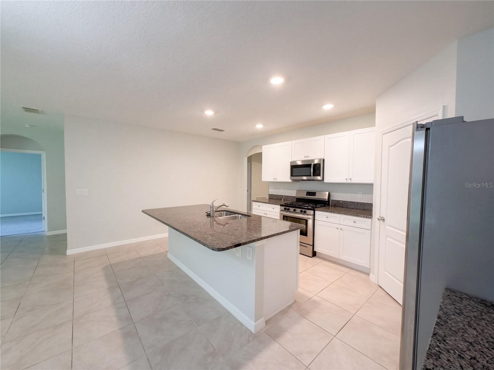 Single Family Residence at 190 POINT PLEASANT RD, DELAND, photo 7 of 15