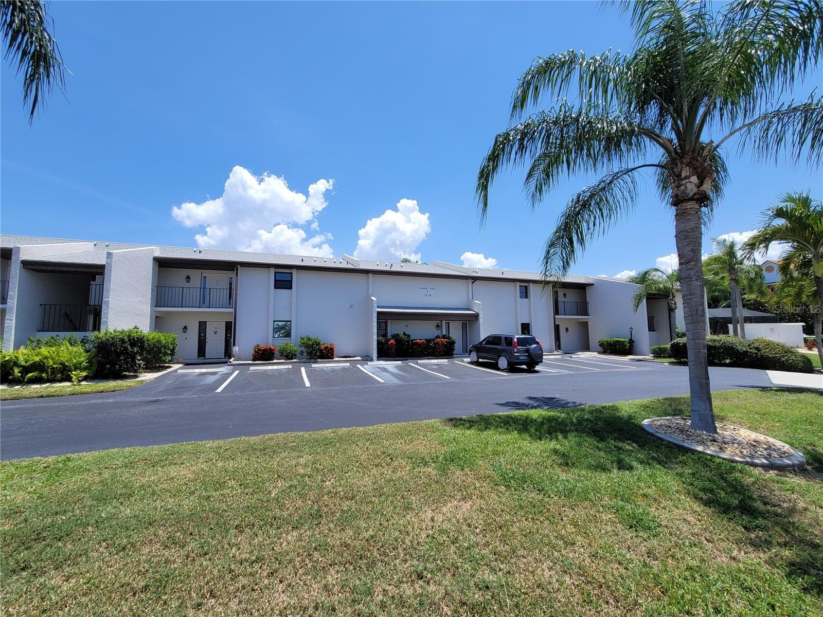 1318 WESLEY DR #3