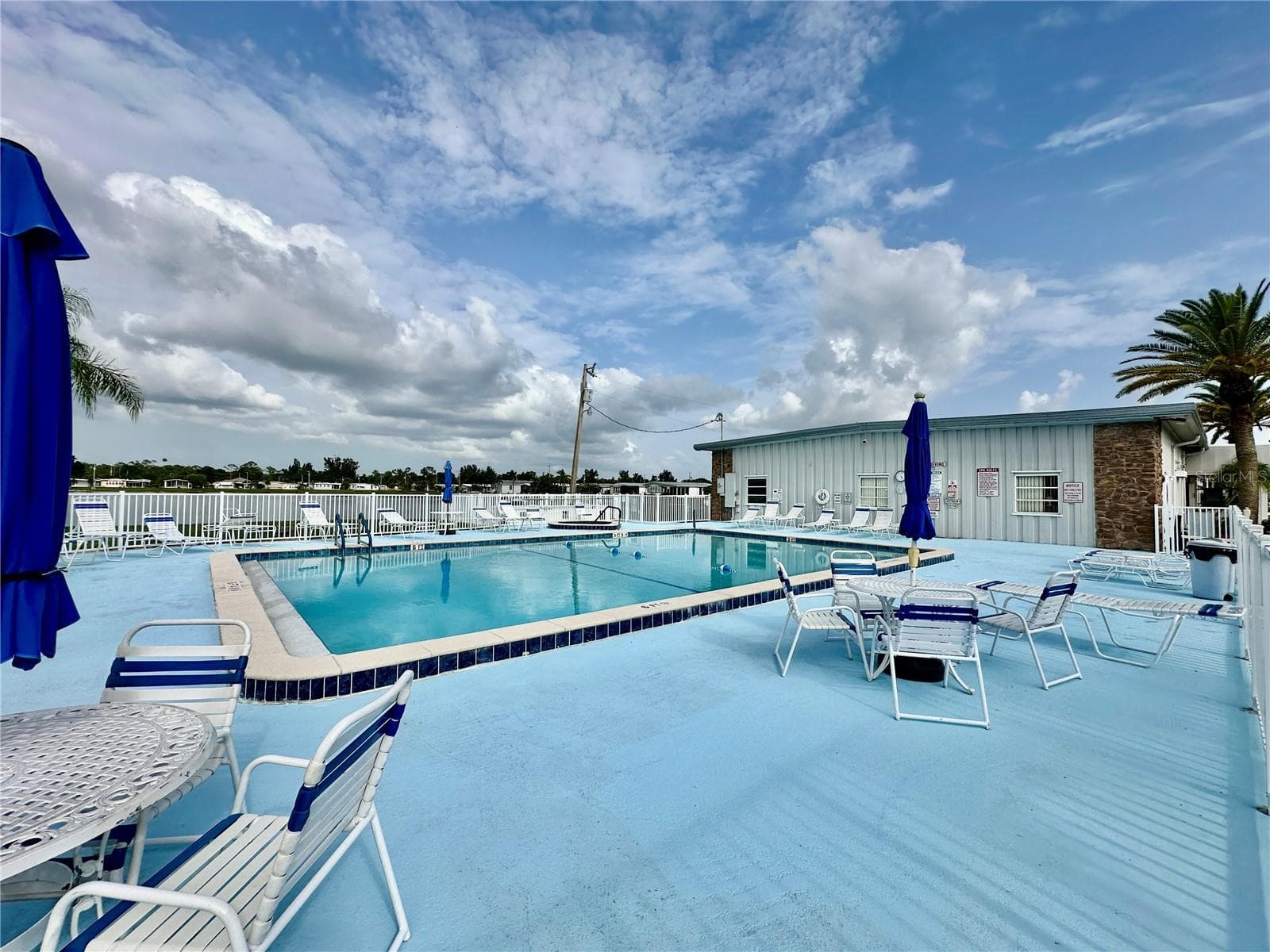 pool - 3062 ARTESIAN LN, NORTH FORT MYERS