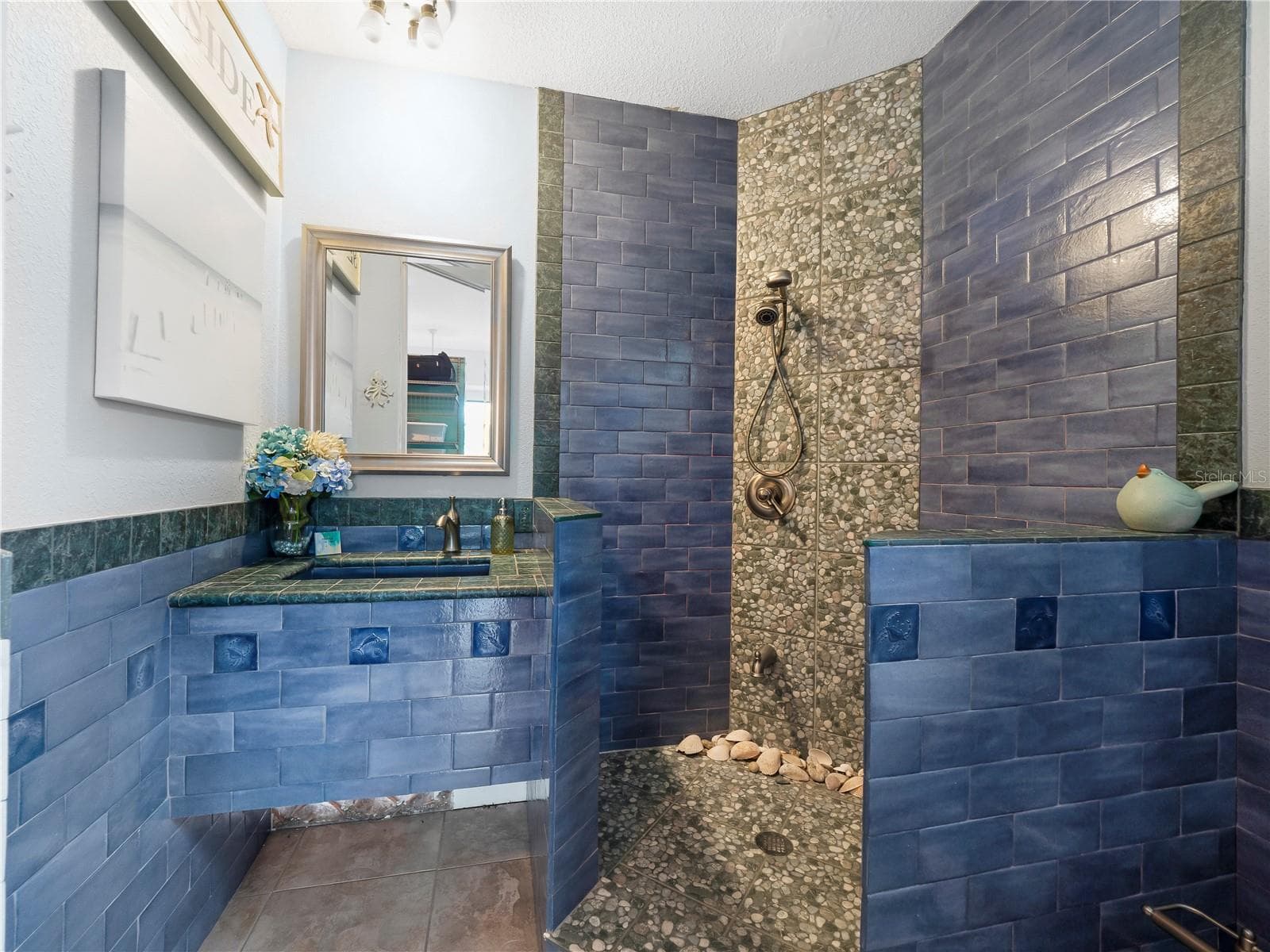 Walk-In Shower - 908 BAYSHORE DR, TERRA CEIA