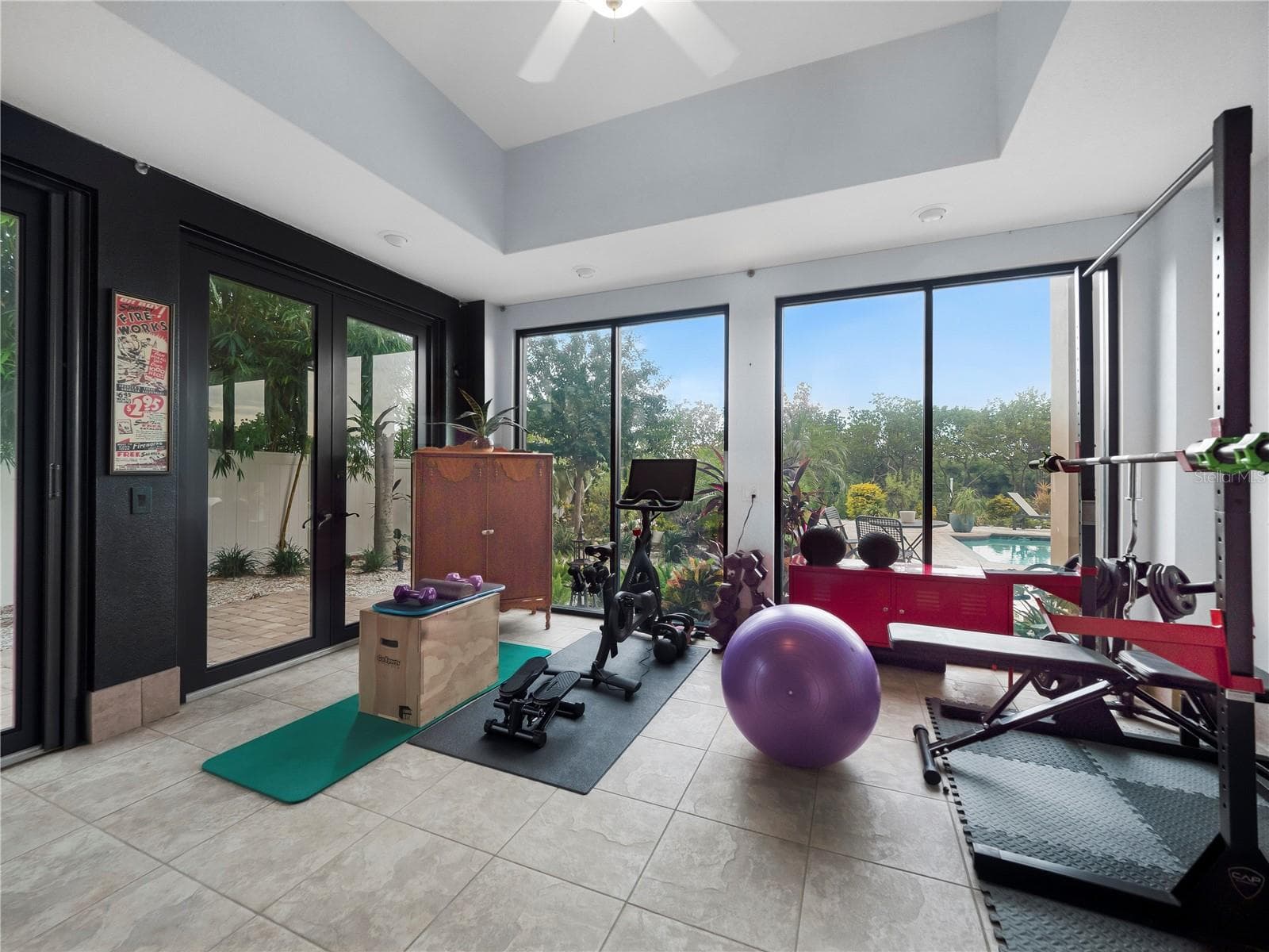 Apartment Living Space - 908 BAYSHORE DR, TERRA CEIA