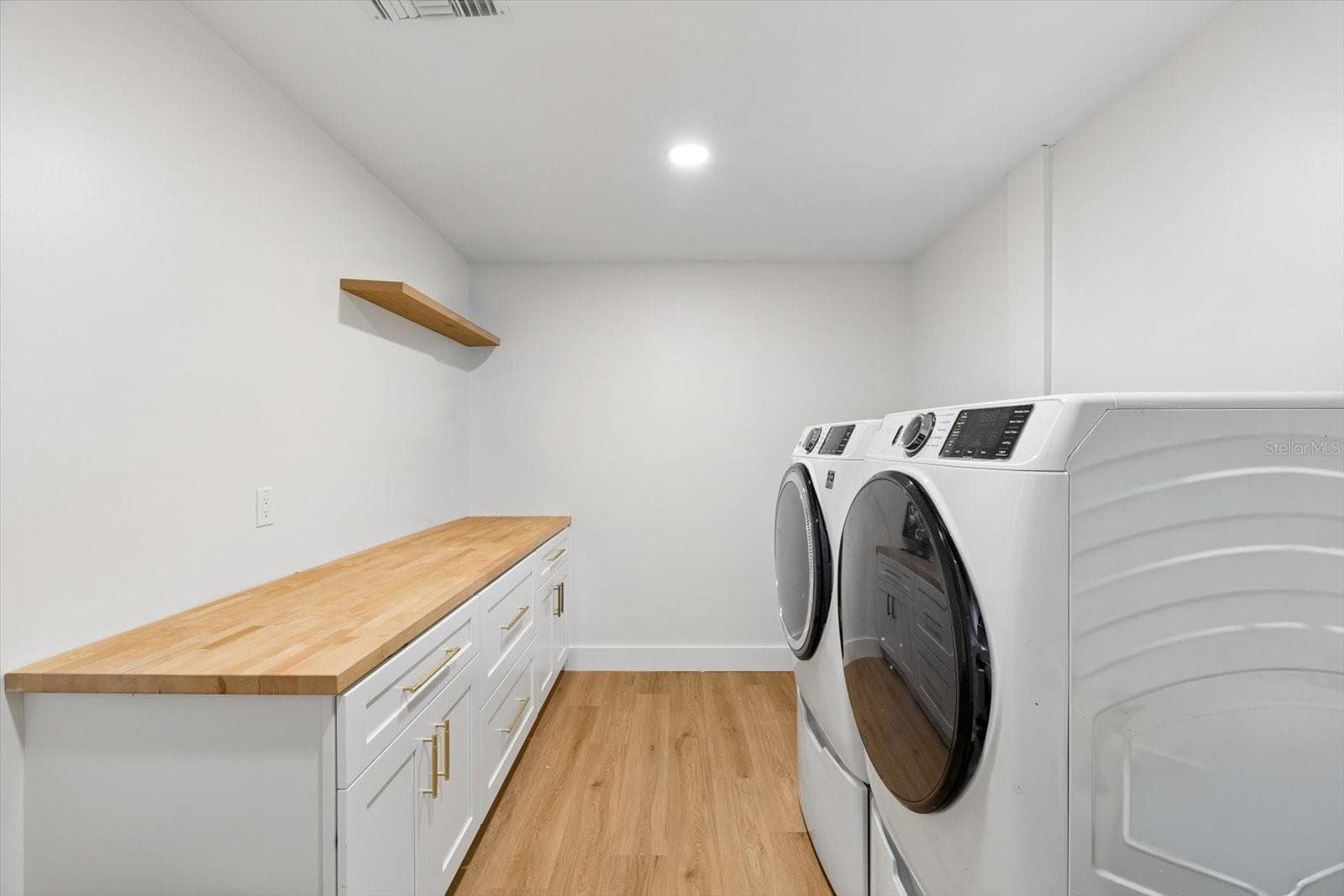 Laundry 1st floor - 2432 INDIAN AVE, BELLEAIR BLUFFS