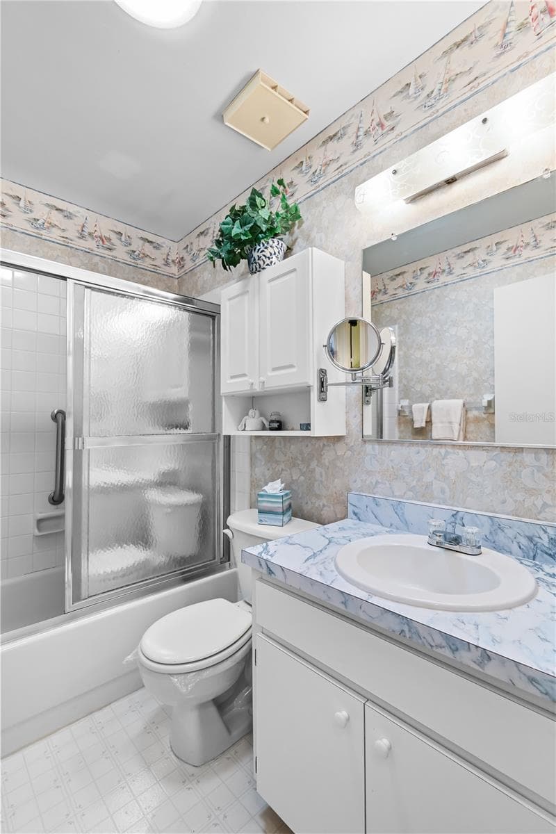 Condominium at 2346 GAINESBOROUGH LOOP #211, SUN CITY CENTER, photo 14 of 54