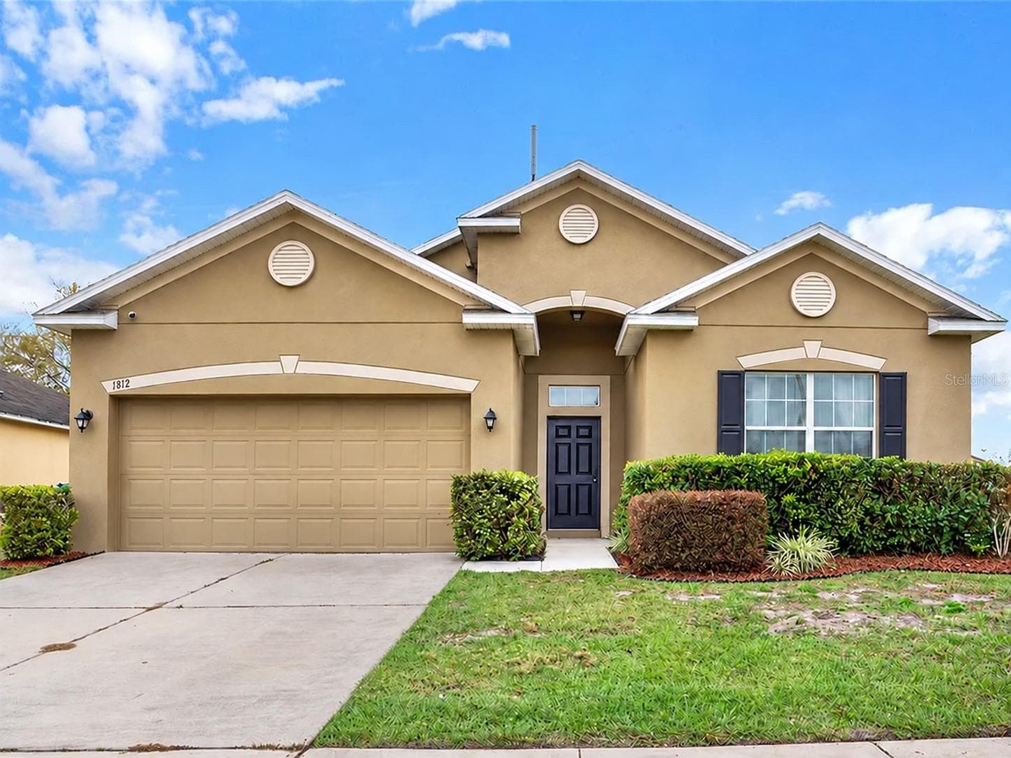 1812 EAGLE PINES CIR