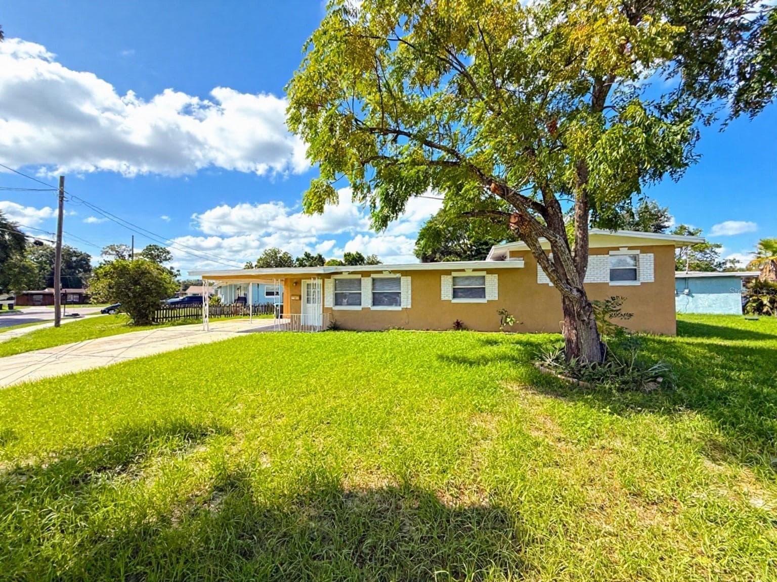 Single Family Residence at 1314 HIALEAH DR, ORLANDO, photo 2 of 22