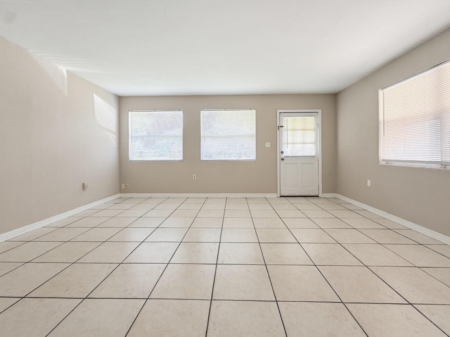 Single Family Residence at 1314 HIALEAH DR, ORLANDO, photo 4 of 22