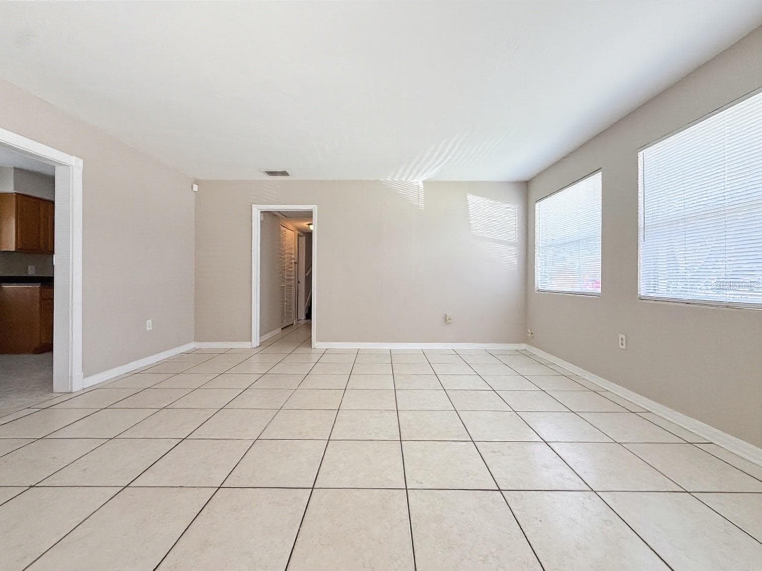 Single Family Residence at 1314 HIALEAH DR, ORLANDO, photo 5 of 22