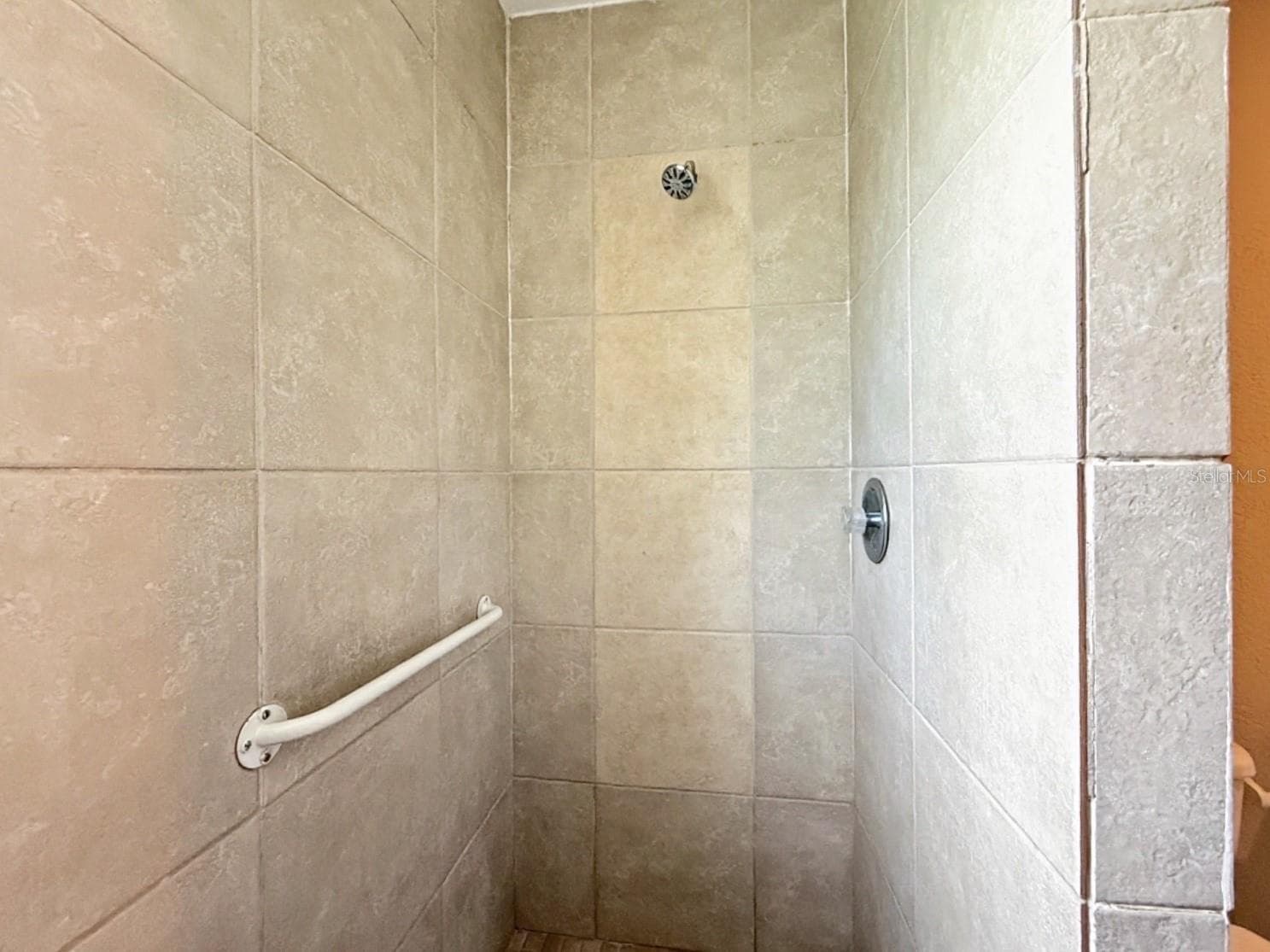 Single Family Residence at 1314 HIALEAH DR, ORLANDO, photo 13 of 22