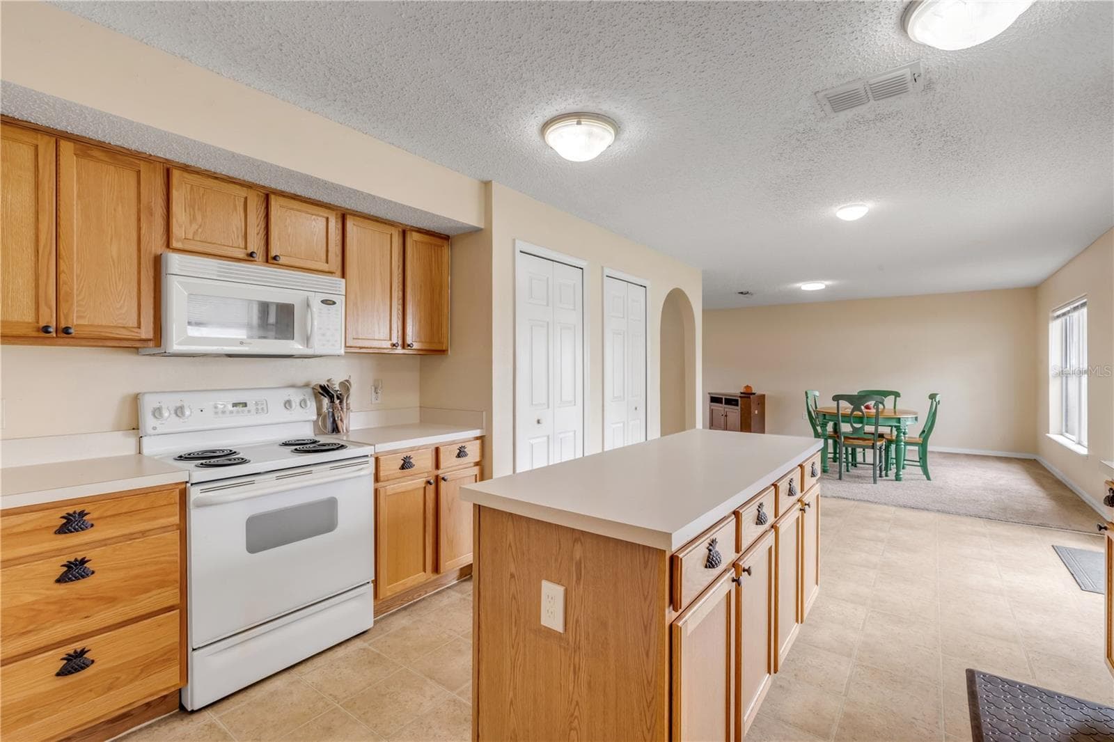 Single Family Residence at 12 ROXLAND LN, PALM COAST, photo 10 of 34
