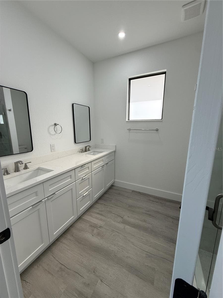 Master Bath - 339 ROADRUNNER AVE, SEBRING