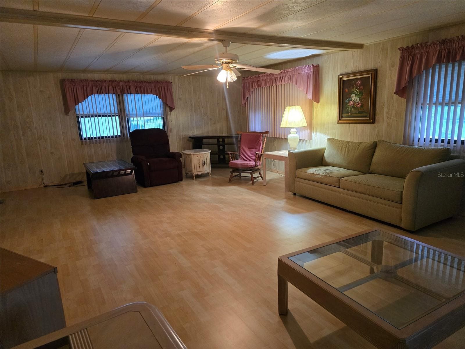 LARGE LIVING ROOM - 16802 HARLEY ST, HUDSON