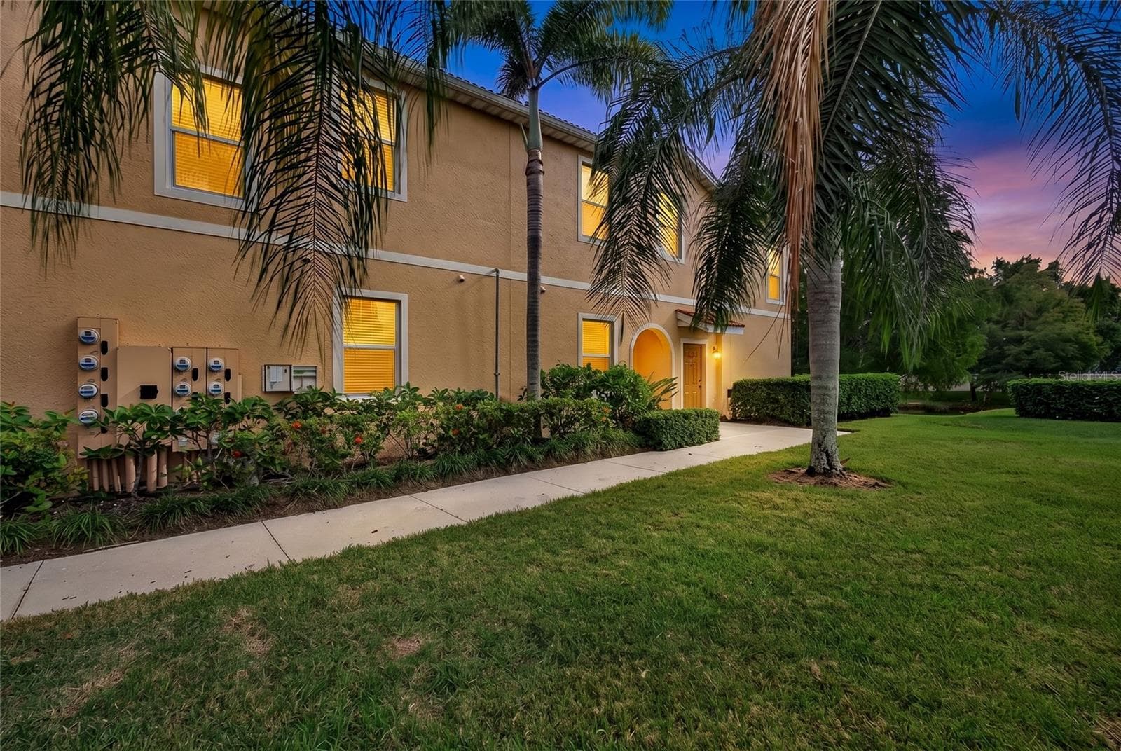 3707 PARKRIDGE CIR #7-106